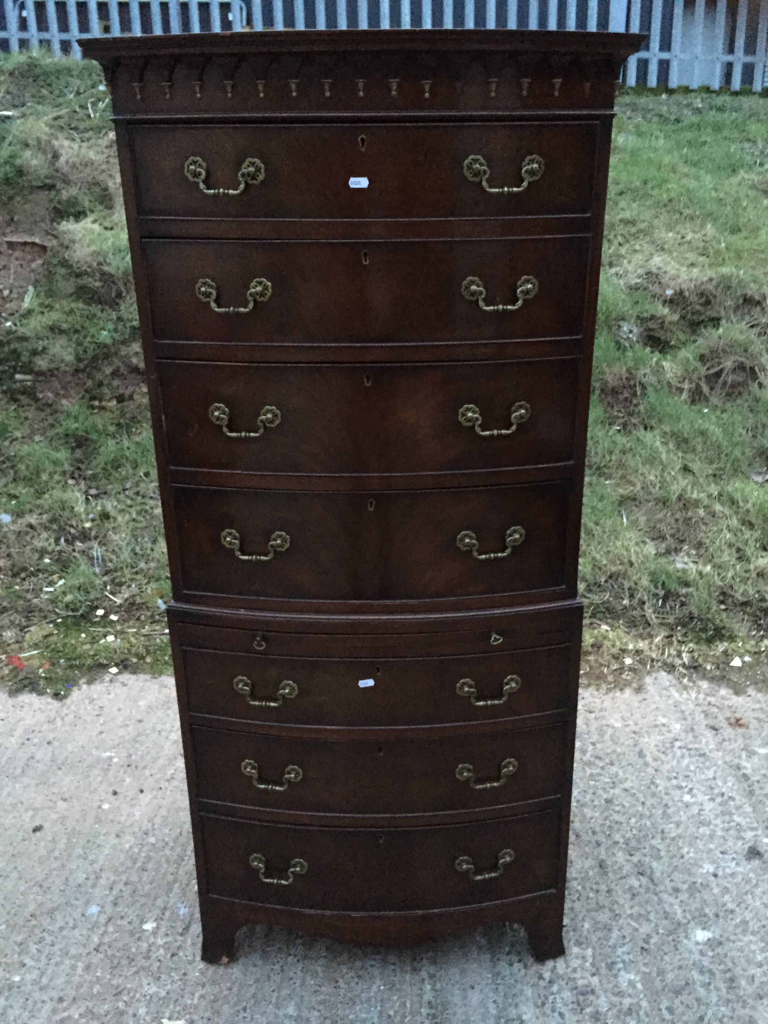 A mahogany bow fronted chest on chest having moulded cornice to top and four graduated drawers to - Image 5 of 8