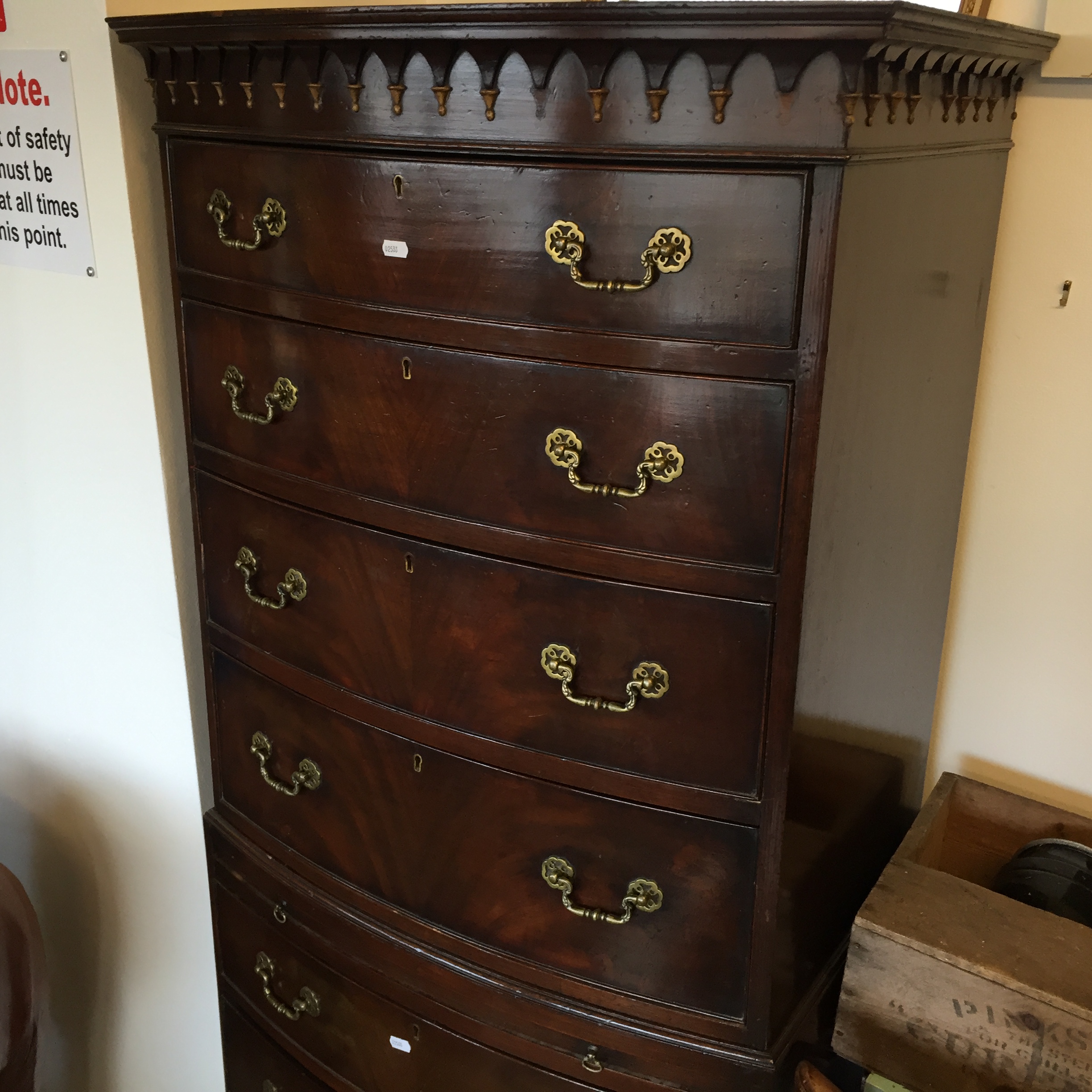 A mahogany bow fronted chest on chest having moulded cornice to top and four graduated drawers to - Image 8 of 8