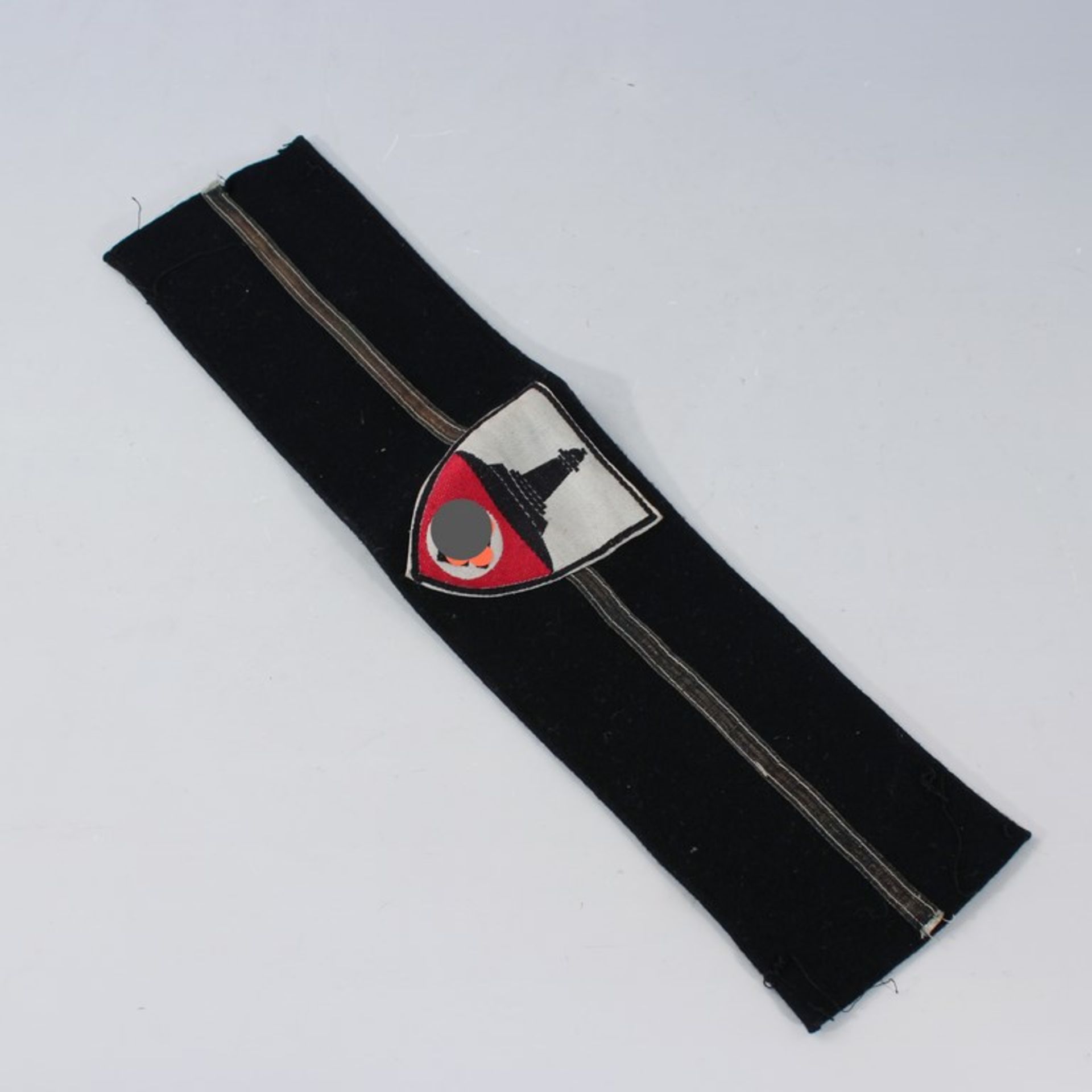 Armbinde wohl 3.Reich, Kuffhäuser, schwarzer Filzstoff, Auflage aus Ripsband, farb. Wappenschild