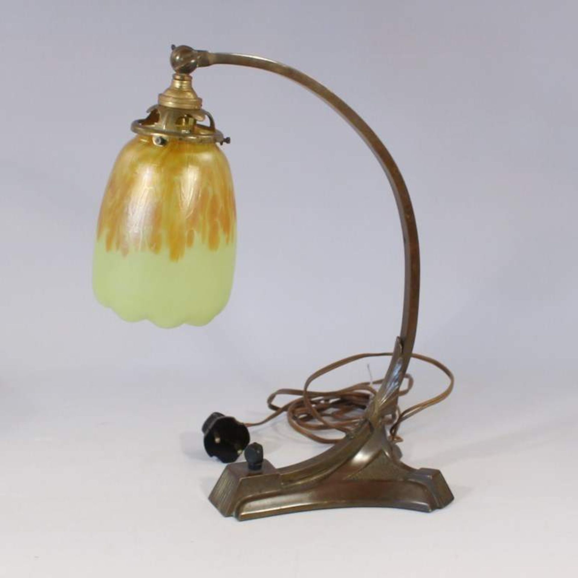 Pallme & König - Tischlampe um 1900, Jugendstil, Böhmen, Teplitz, einflammig, Metall/polychromes