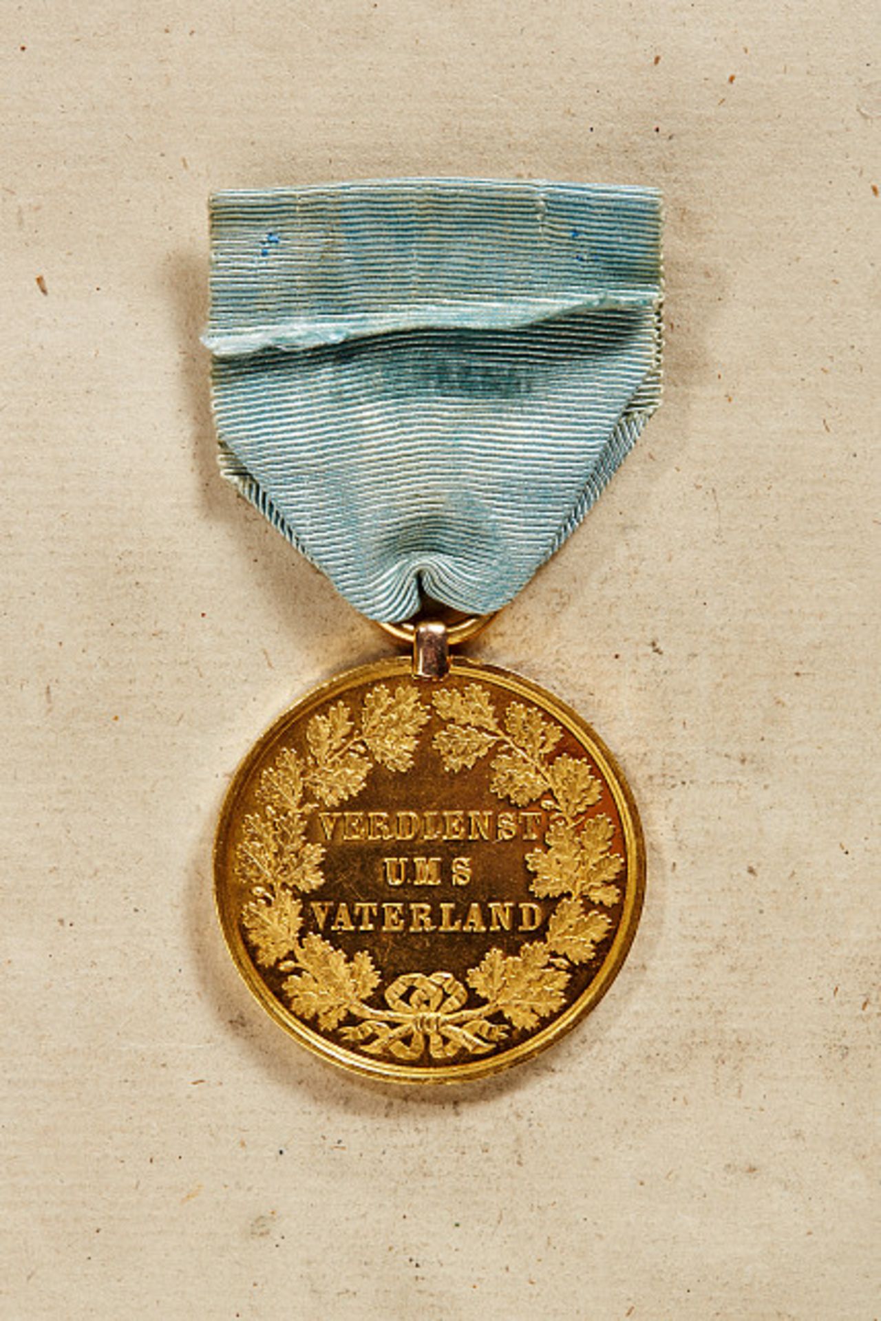 KÖNIGREICH HANNOVER - ERNST-AUGUST-ORDEN : Goldene Verdienstmedaille König Ernst August, kleiner - Image 2 of 2