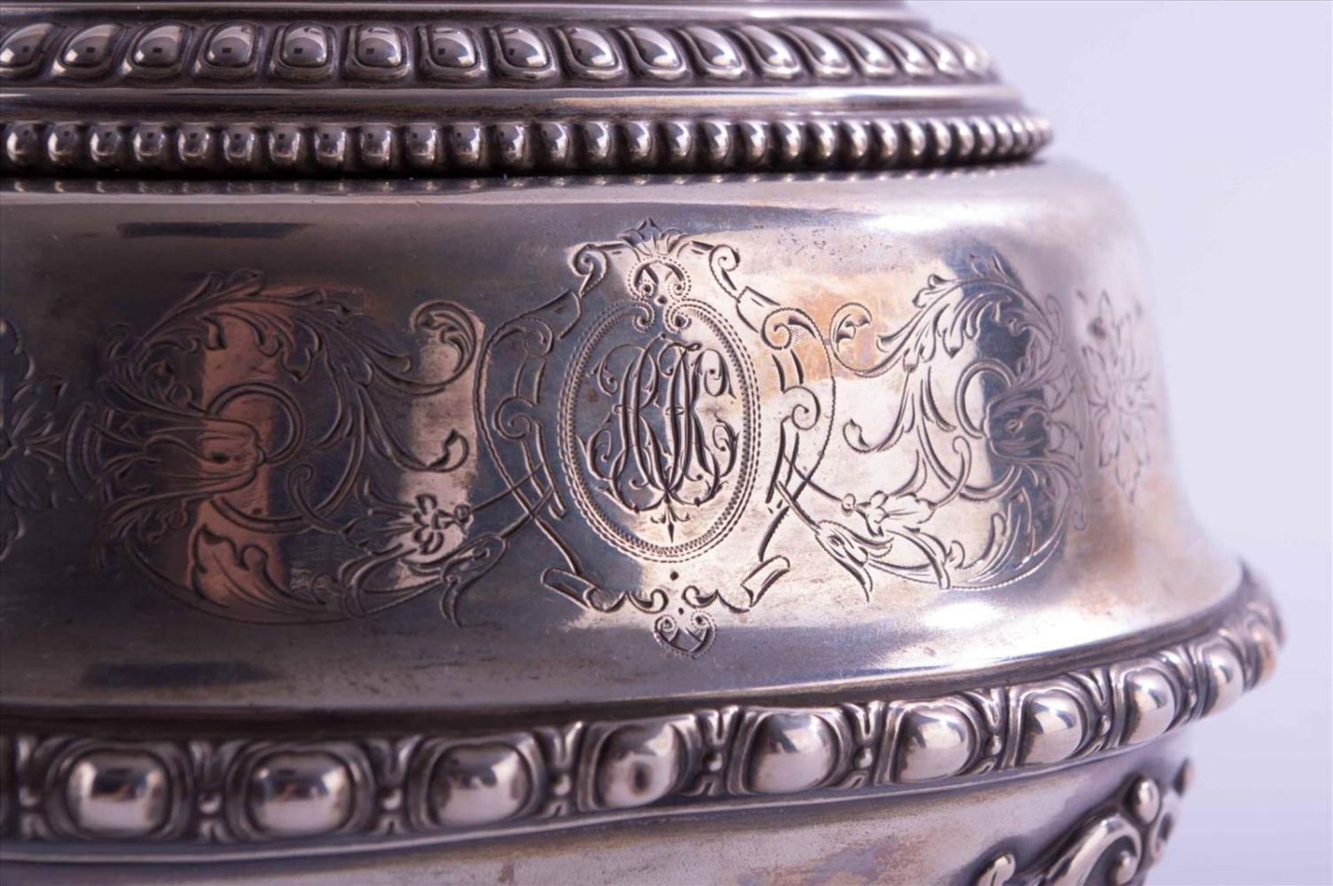 Konvolut Silber / Group of silver items 3 Teile, 1 Zuckerdose, 2 Milchkännchen, Silber 800/000 und - Bild 7 aus 15