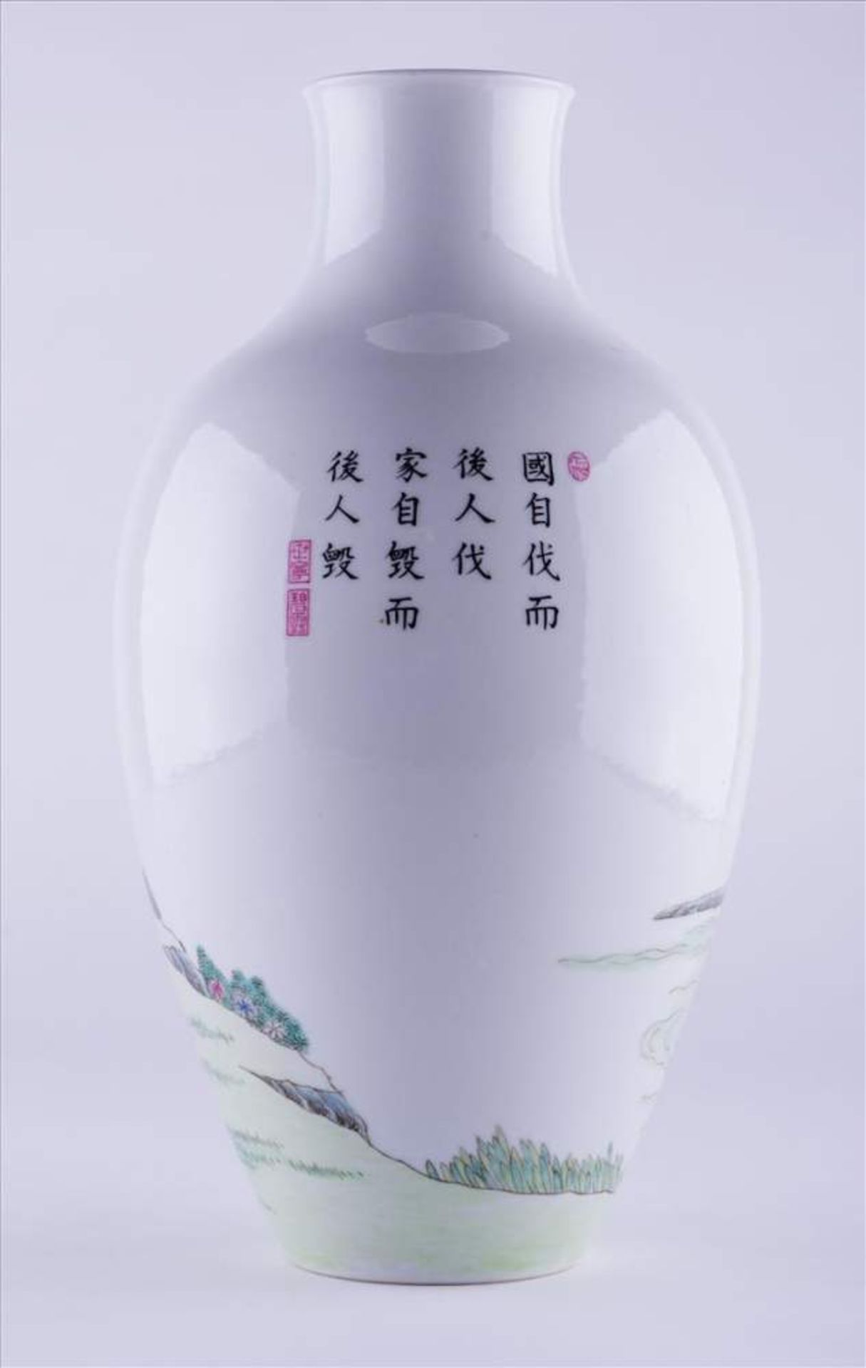 Vase China 19. Jhd. / Vase, China 19th century verziert mit Landschaftsdekor und Gelehrtem sowie - Bild 5 aus 7