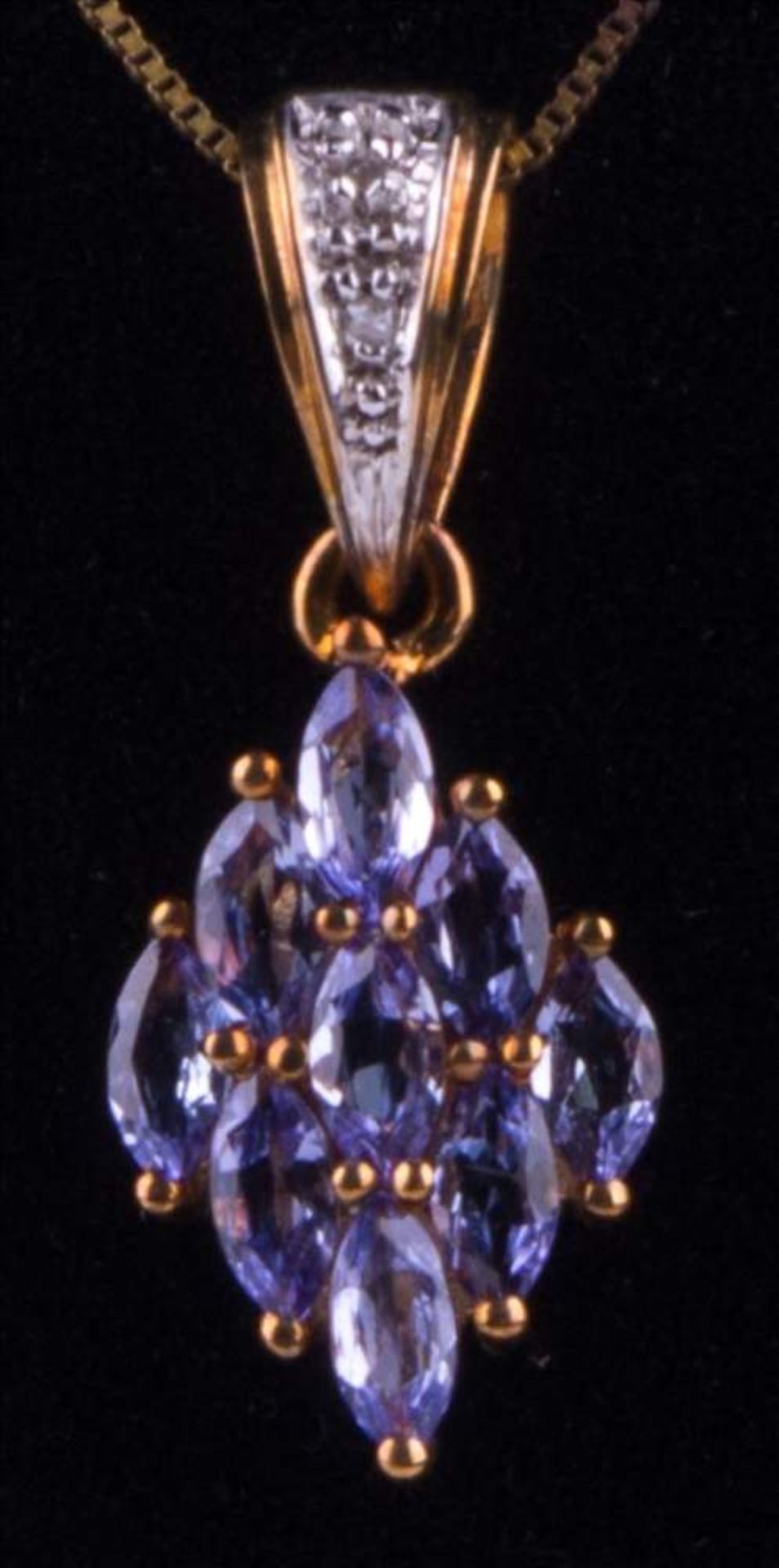 Kette mit Anhänger Aquamarin / Necklace with pendant aquamarine 333 GG, 2,9 g, L: 40 cm / 333 yellow