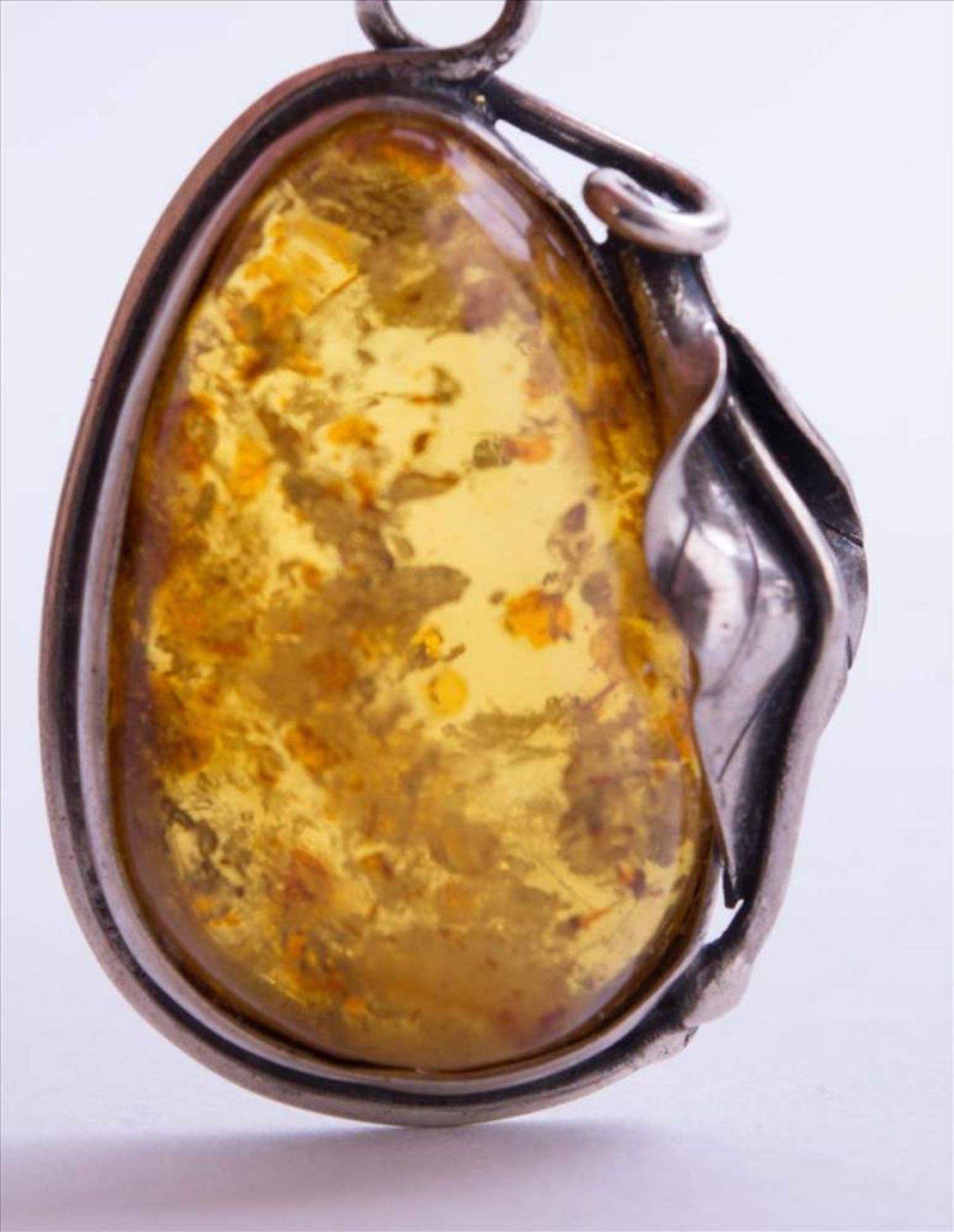 Bernstein Anhänger um 1930/40 / Amber necklace, about 1930/40 Silber 925/000, Meisterpunze AD, - Bild 5 aus 5