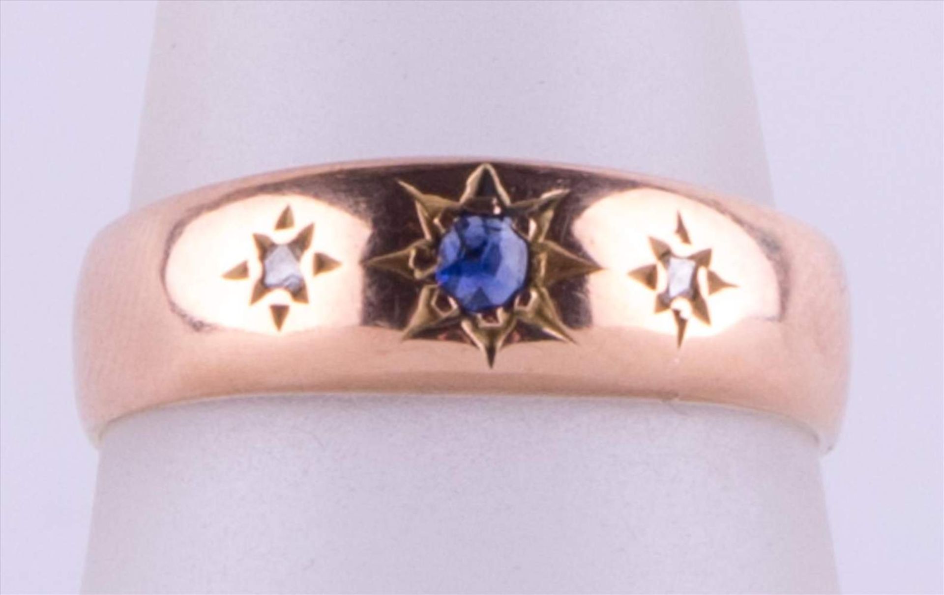 Damen Saphirring mit Brilliantfassung / Women's sapphire ring with brilliant setting 585/000 GG,