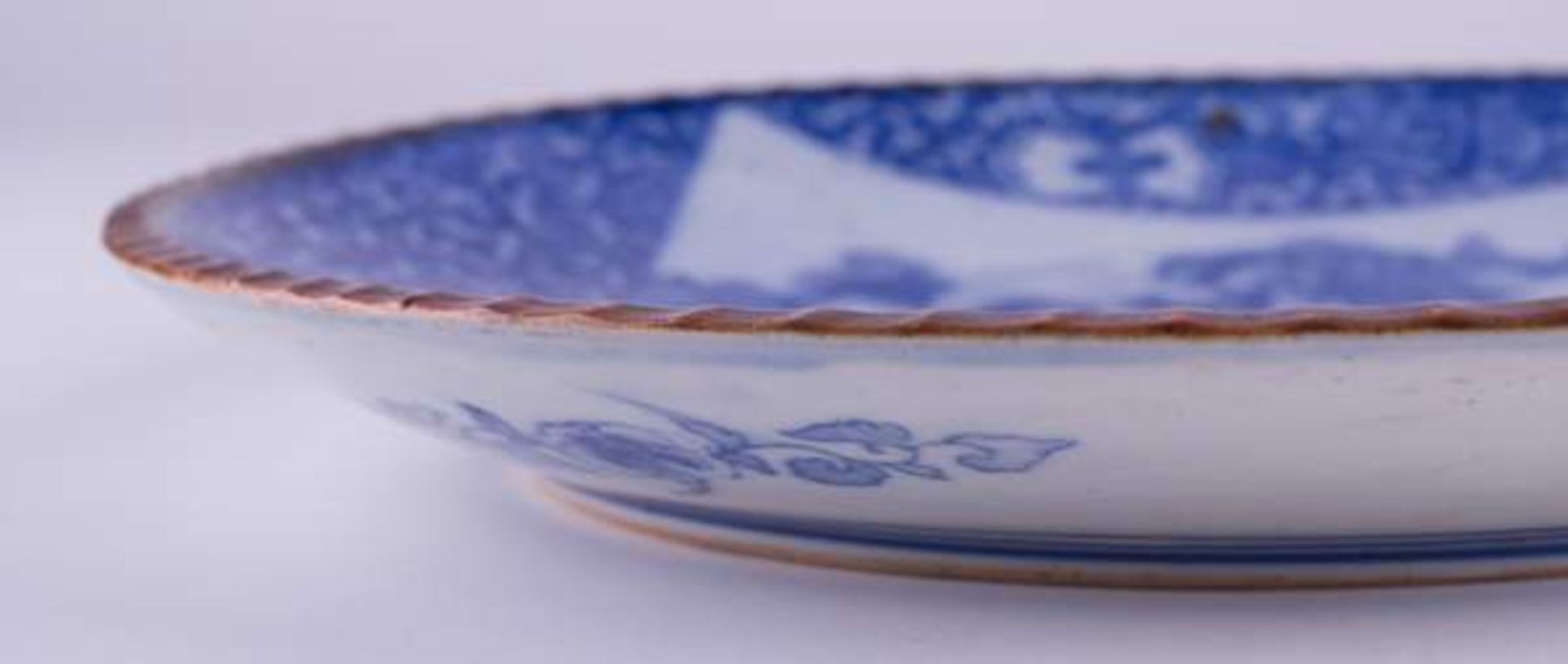 Großer Teller China 19. Jhd. / Large plate China, 19th century Unterglasurblau mit Landschafts-und - Bild 3 aus 5