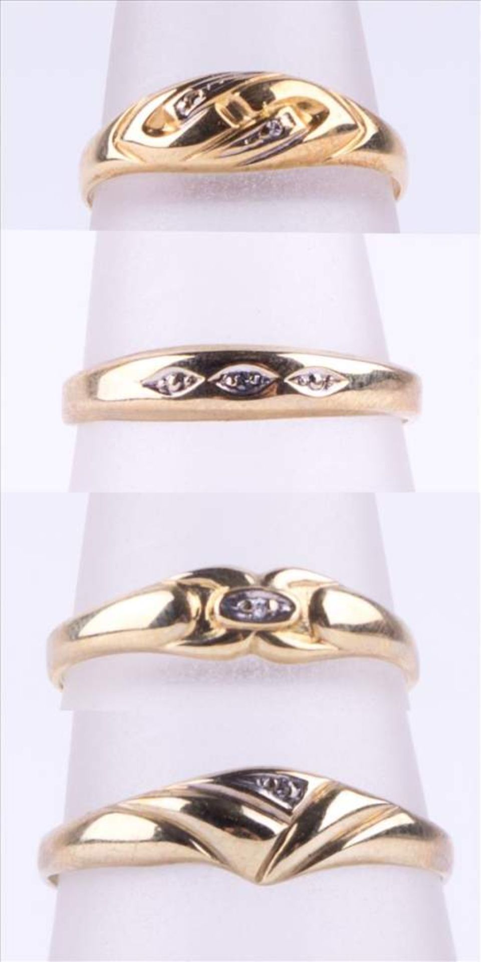 4 Damenringe / 4 women rings 333 GG, 3,8 g, Ø 1,9 cm / 333 yellow gold, 3,8 g, Ø 1,9 cm