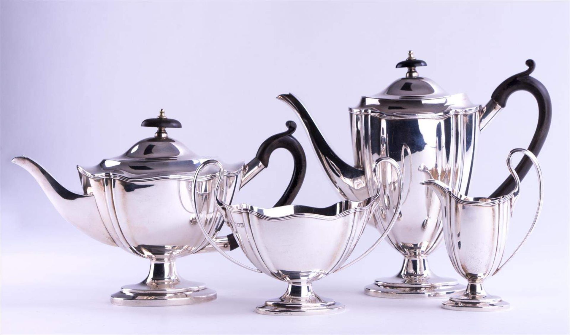 Kaffee-Teekern William Hutton & Sons Ltd, London 1910 / Coffee-tea set William Hutton & Sons Ltd,