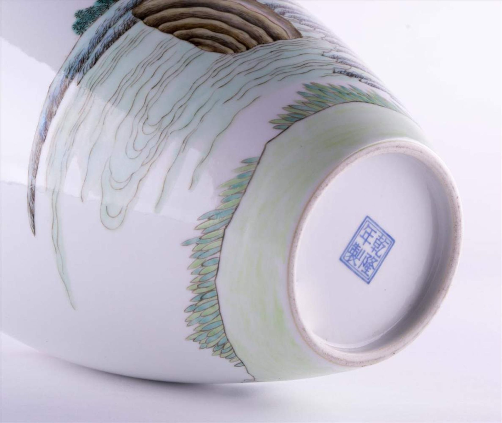 Vase China 19. Jhd. / Vase, China 19th century verziert mit Landschaftsdekor und Gelehrtem sowie - Bild 2 aus 7