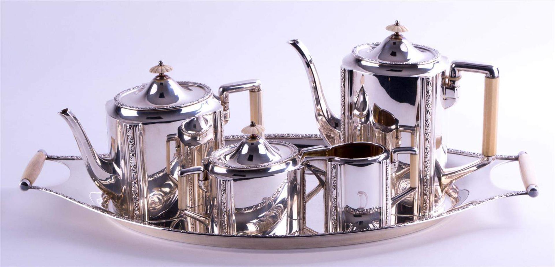 Kaffee-Teekern mit Tablett J.H. Werner Berlin um 1900 / Coffee-tea set with tray, J.H. Werner