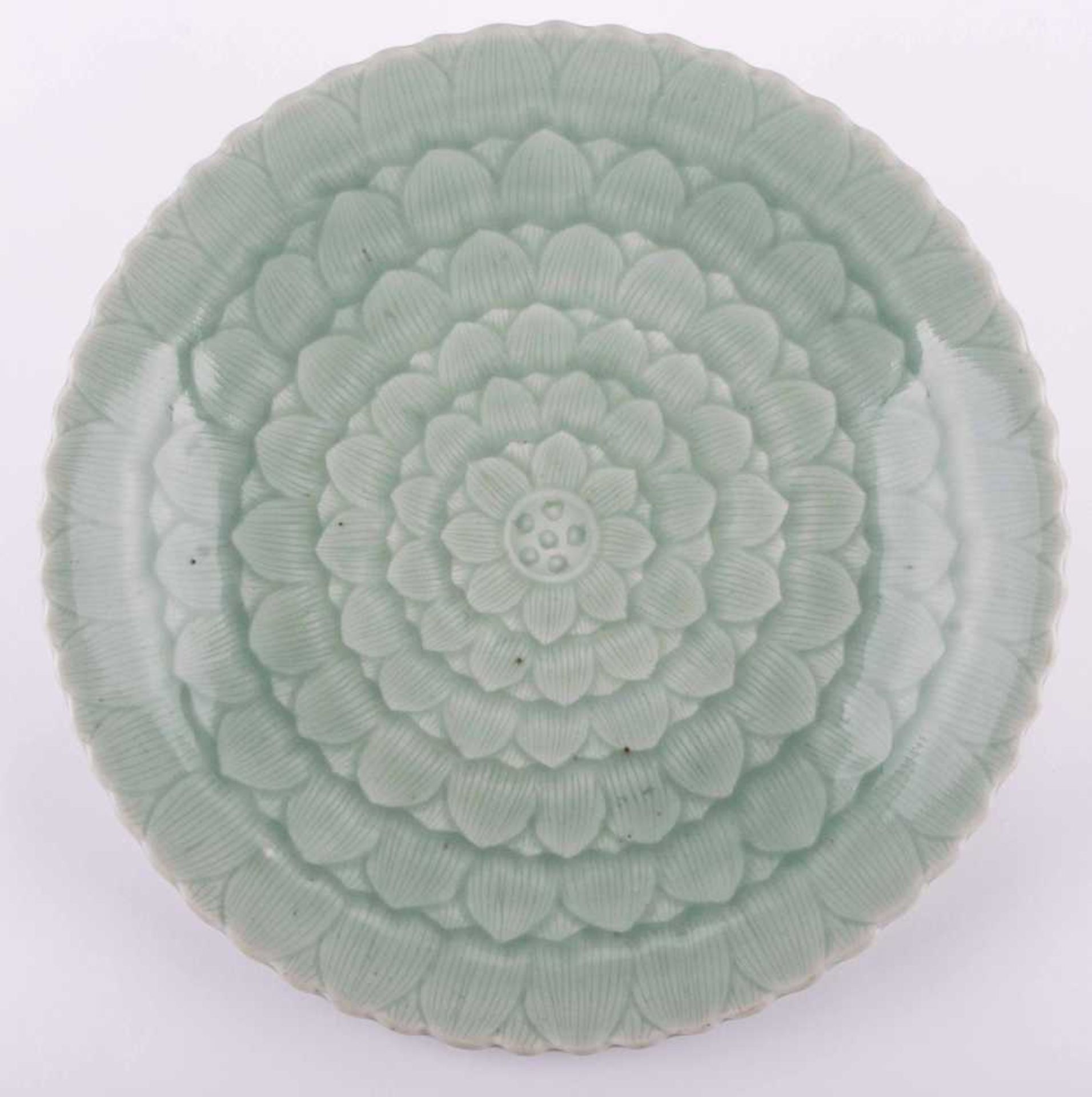 Seladon Schale China 18./19 Jhd. / Celadon bowl, China 18th/19th century Blattdekor, am Standring