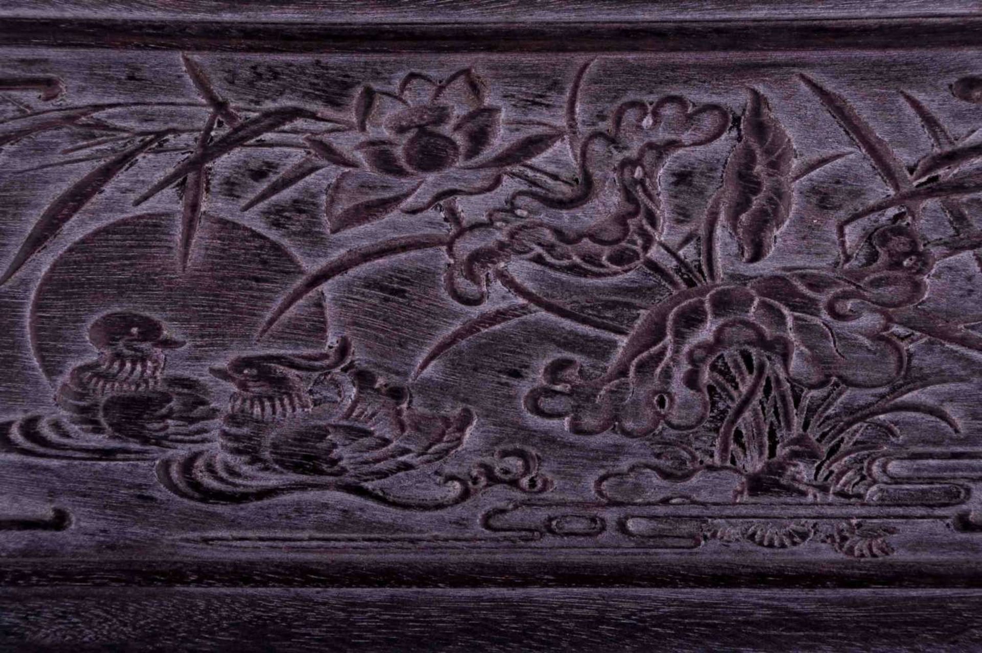 Wandpaneele China 19./20. Jhd. / Wall panel, China 19th/20th century Holz beschnitzt, mit 3 bemalten - Bild 6 aus 7