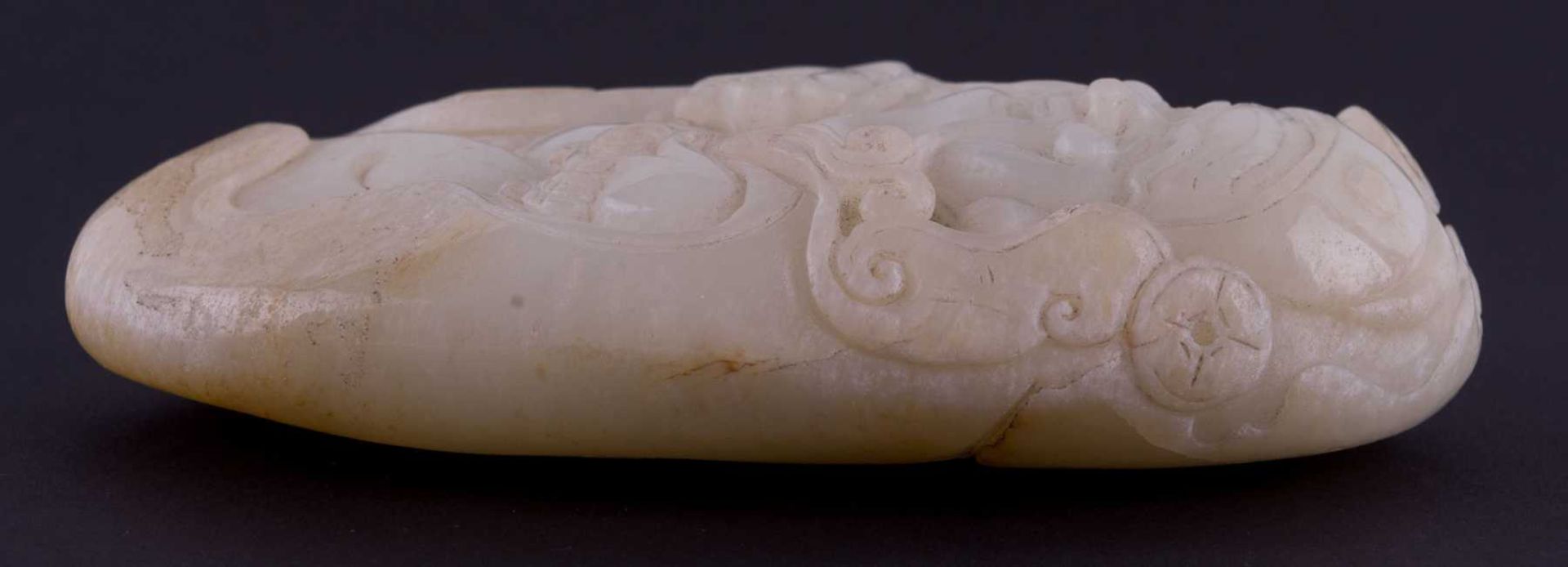 Jadeschnitzerei 19. Jhd. / Jade carving, 19th century sehr fein beschnitzt mit Buddhadekor, 3 cm x 5 - Bild 4 aus 5