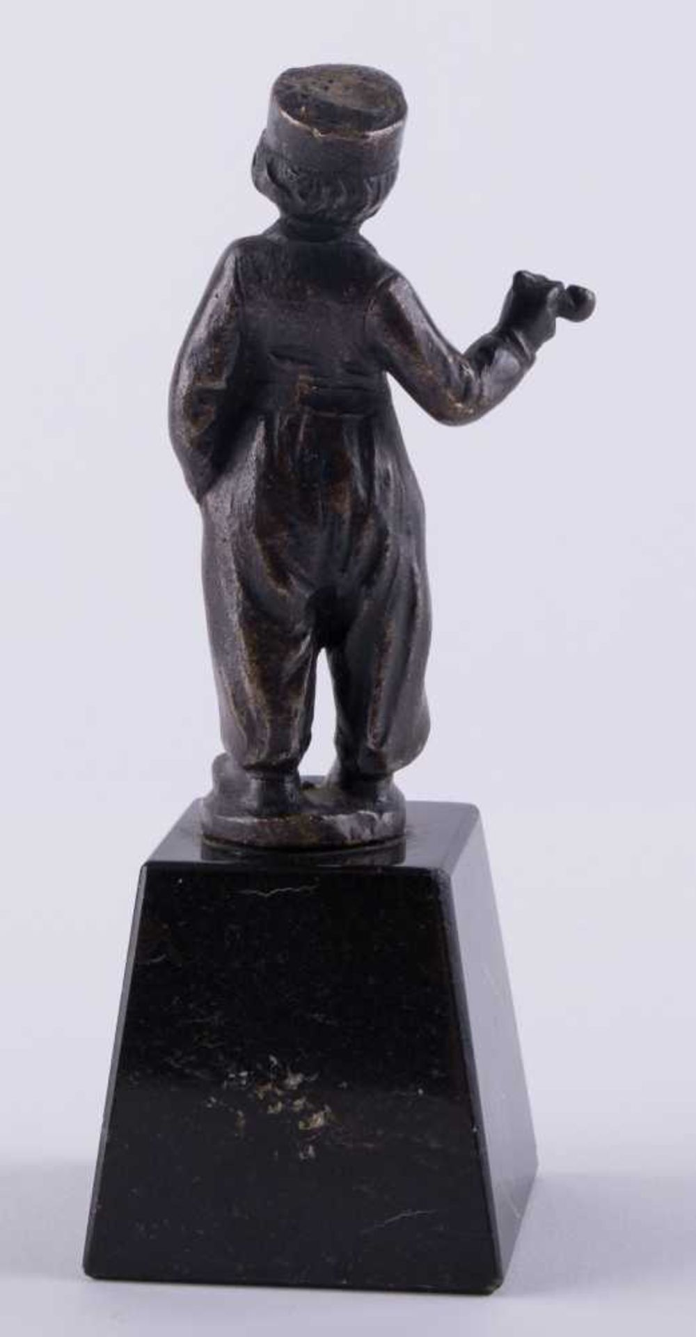 unbekannter Bildhauer des 19./20. Jhd. / Unidentified sculptor, 19th/20th century "Pfeife rauchender - Image 2 of 4