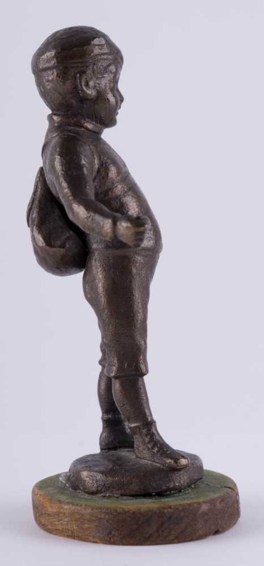 unbekannter Bildhauer des 19./20. Jhd. / Unidentified sculptor, 19th/20th century "kleiner Junge" - Image 3 of 4