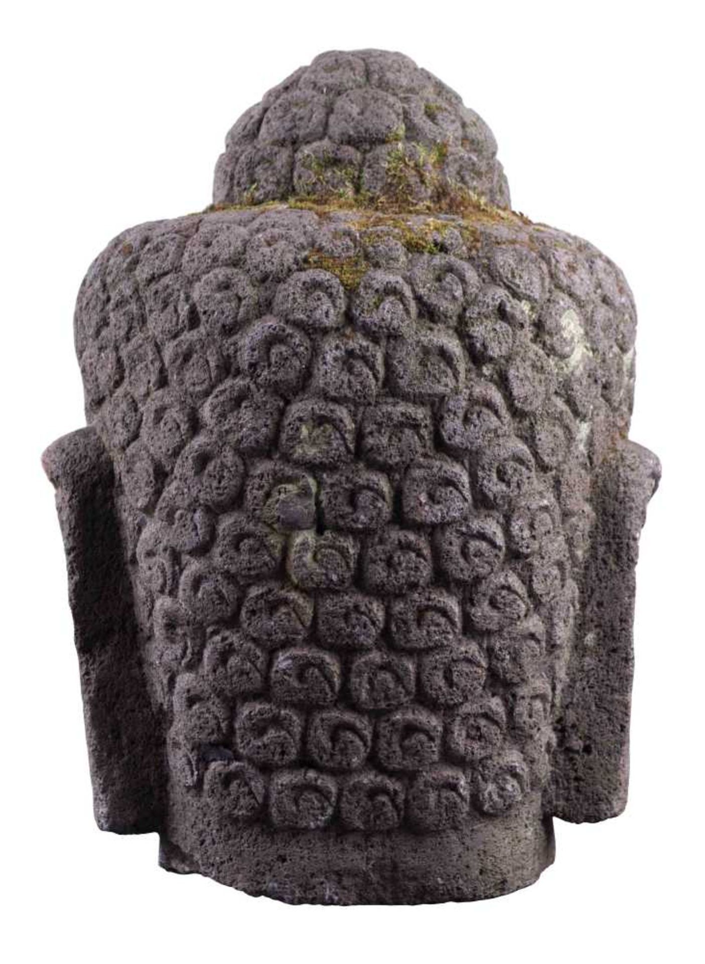 asiatischer Steinkopf eines Buddha 17./18. Jhd. / Asian stone head of a Buddha, 17th/18th century 47 - Bild 3 aus 3