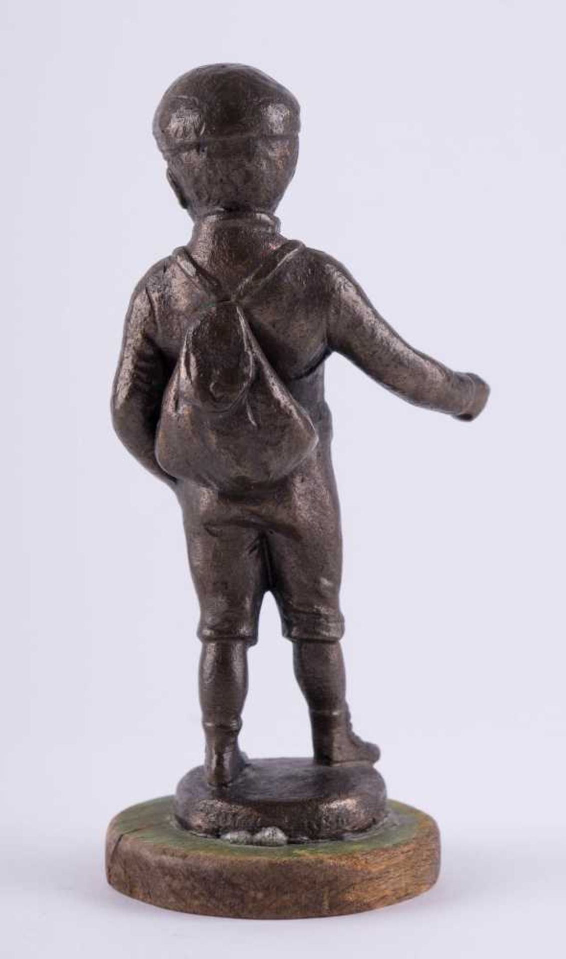 unbekannter Bildhauer des 19./20. Jhd. / Unidentified sculptor, 19th/20th century "kleiner Junge" - Image 2 of 4