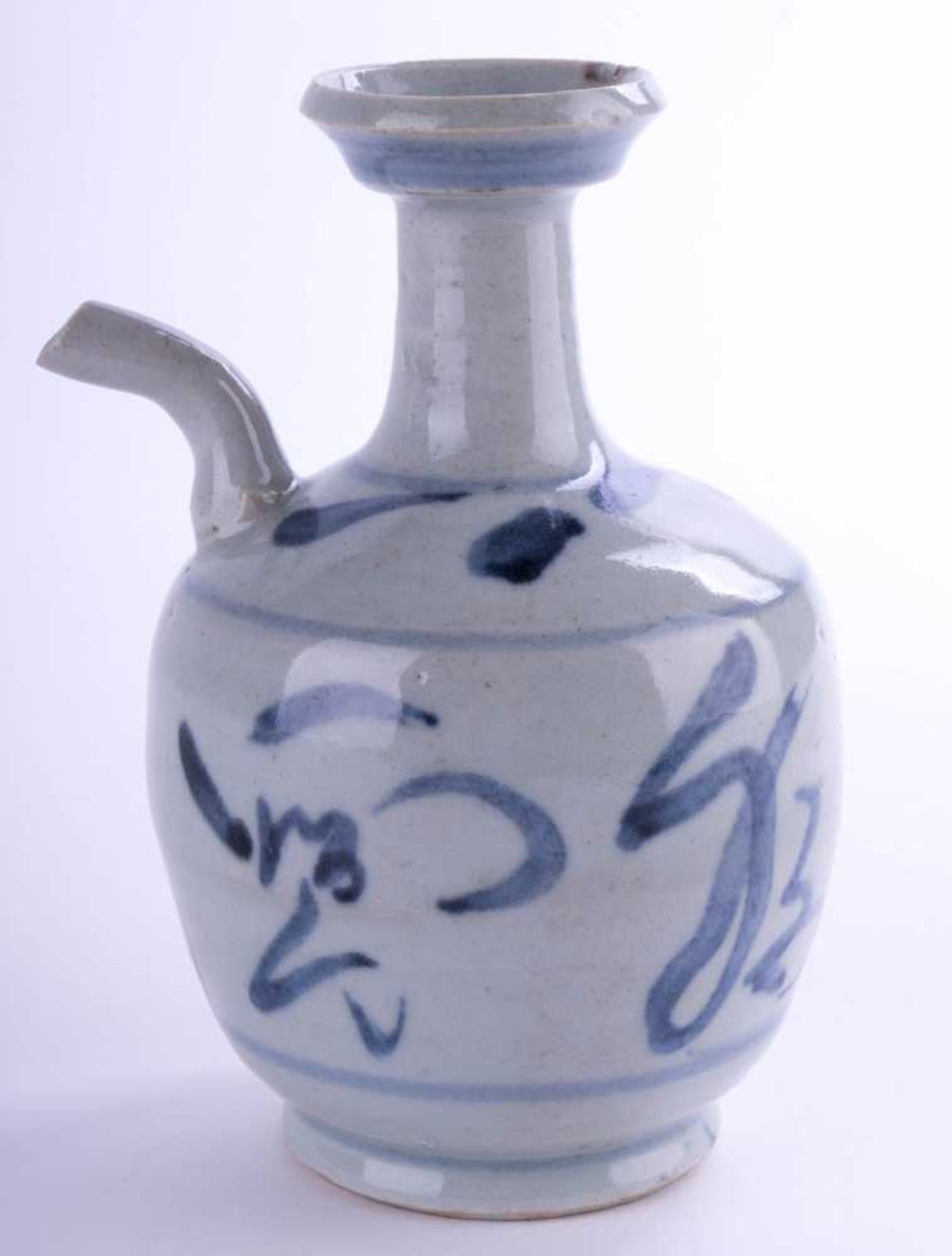 Kanne Korea 20. Jhd. / Pot, Korea 20th century Blaumalerei, H: 17 cm / blue painting, height: 17 cm