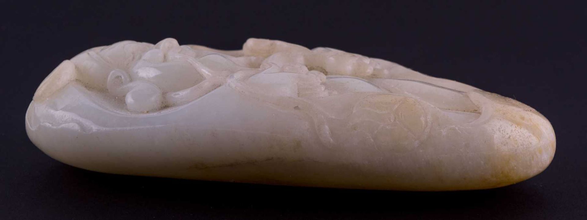 Jadeschnitzerei 19. Jhd. / Jade carving, 19th century sehr fein beschnitzt mit Buddhadekor, 3 cm x 5 - Bild 2 aus 5