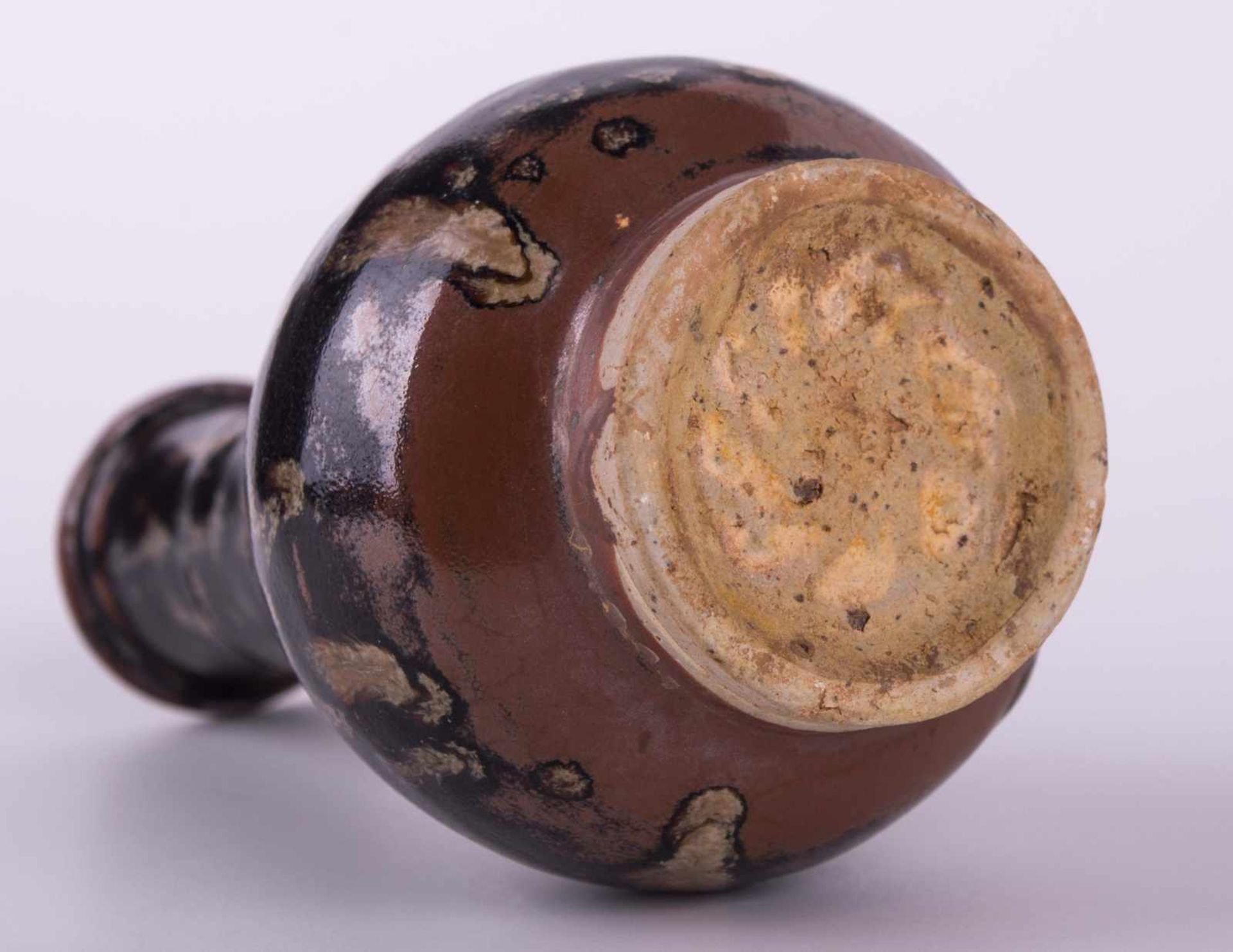 Vase China Ming oder früher / Vase, China Ming or earlier Keramik, ungewöhnlich braun glasierte - Image 7 of 7