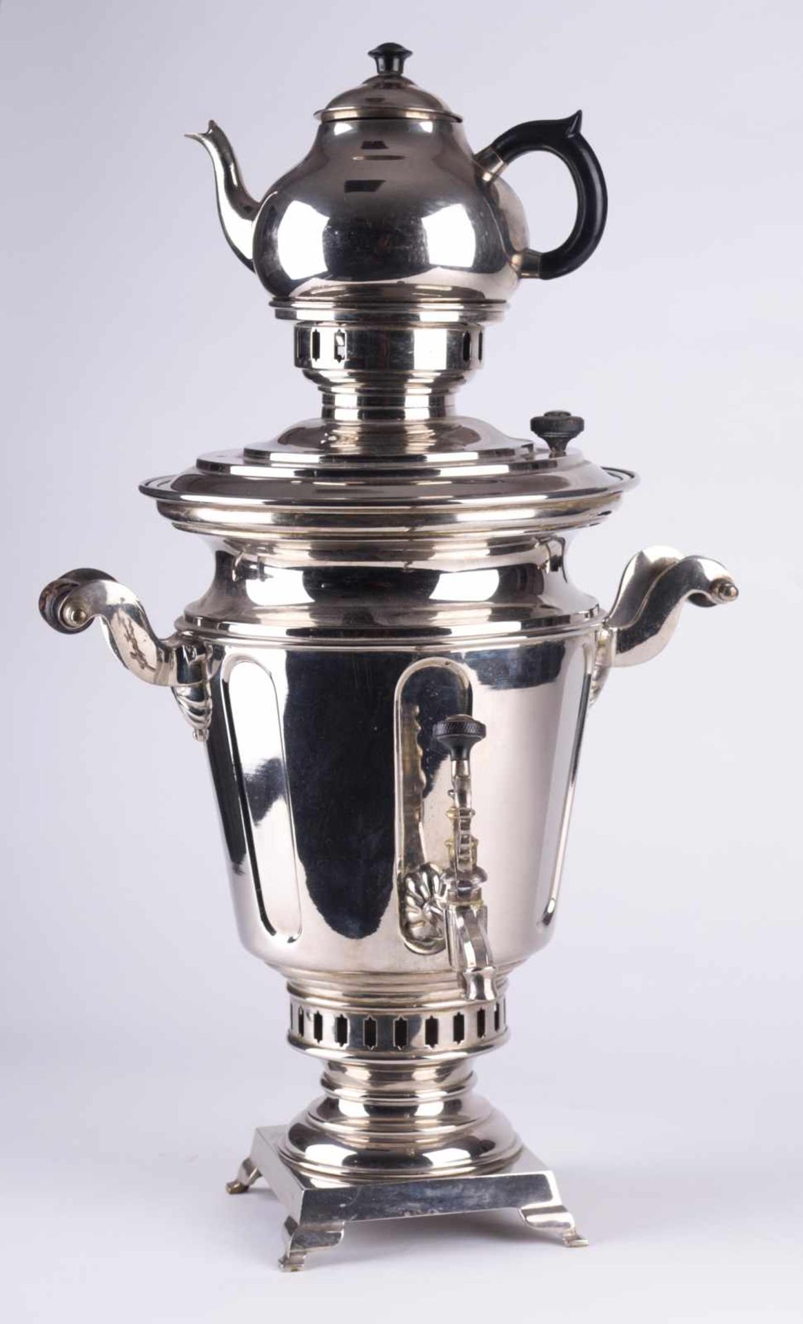 Samowar A. Morosow versilbert, oben mit Teekanne, H: 57 cm, Ø ca. 25 cm silver-plated, with a tea - Image 2 of 6