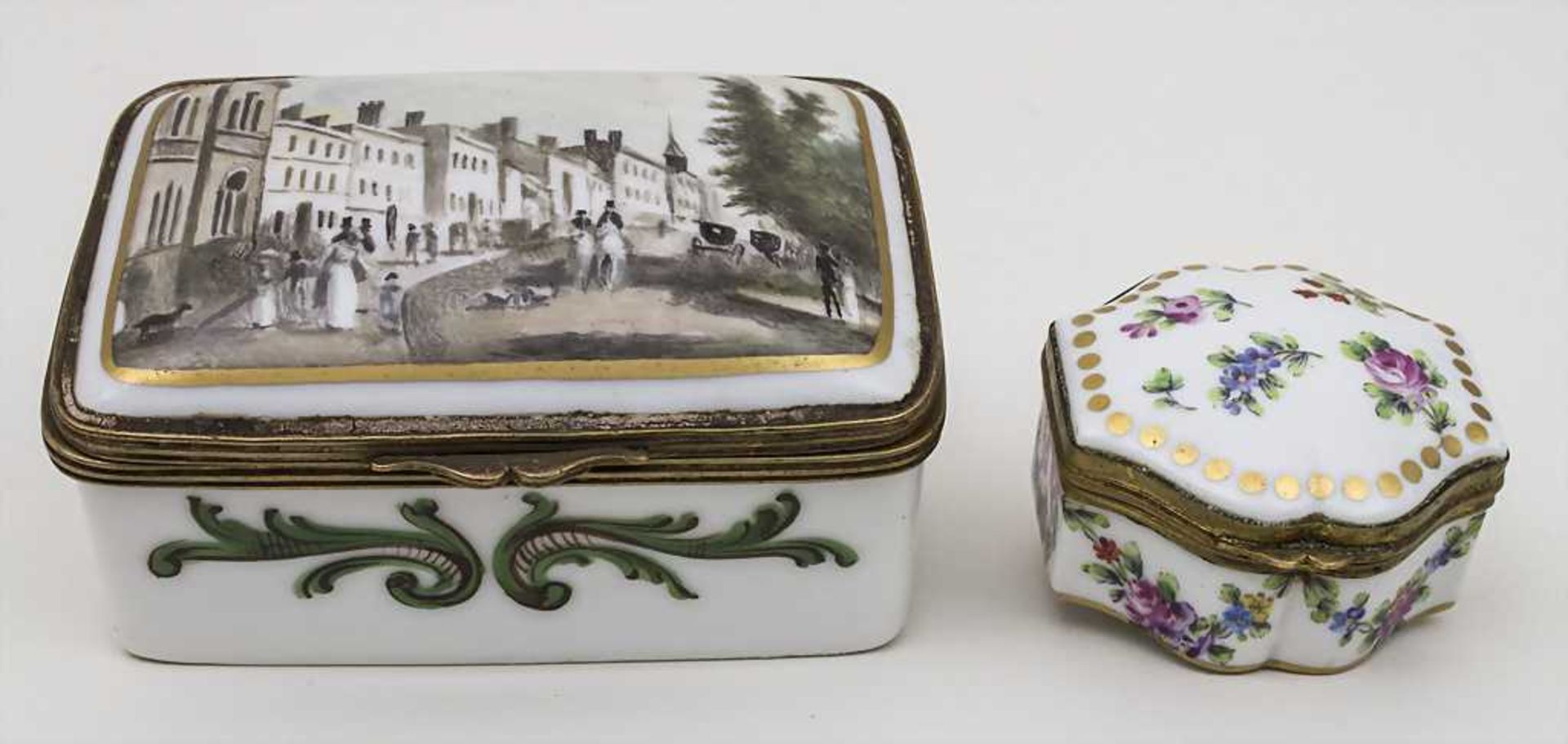 2 Tabatieren / 2 Snuff Boxes, Ende 19. Jh. Material: Porzellan, glasiert und farbig staffiert,