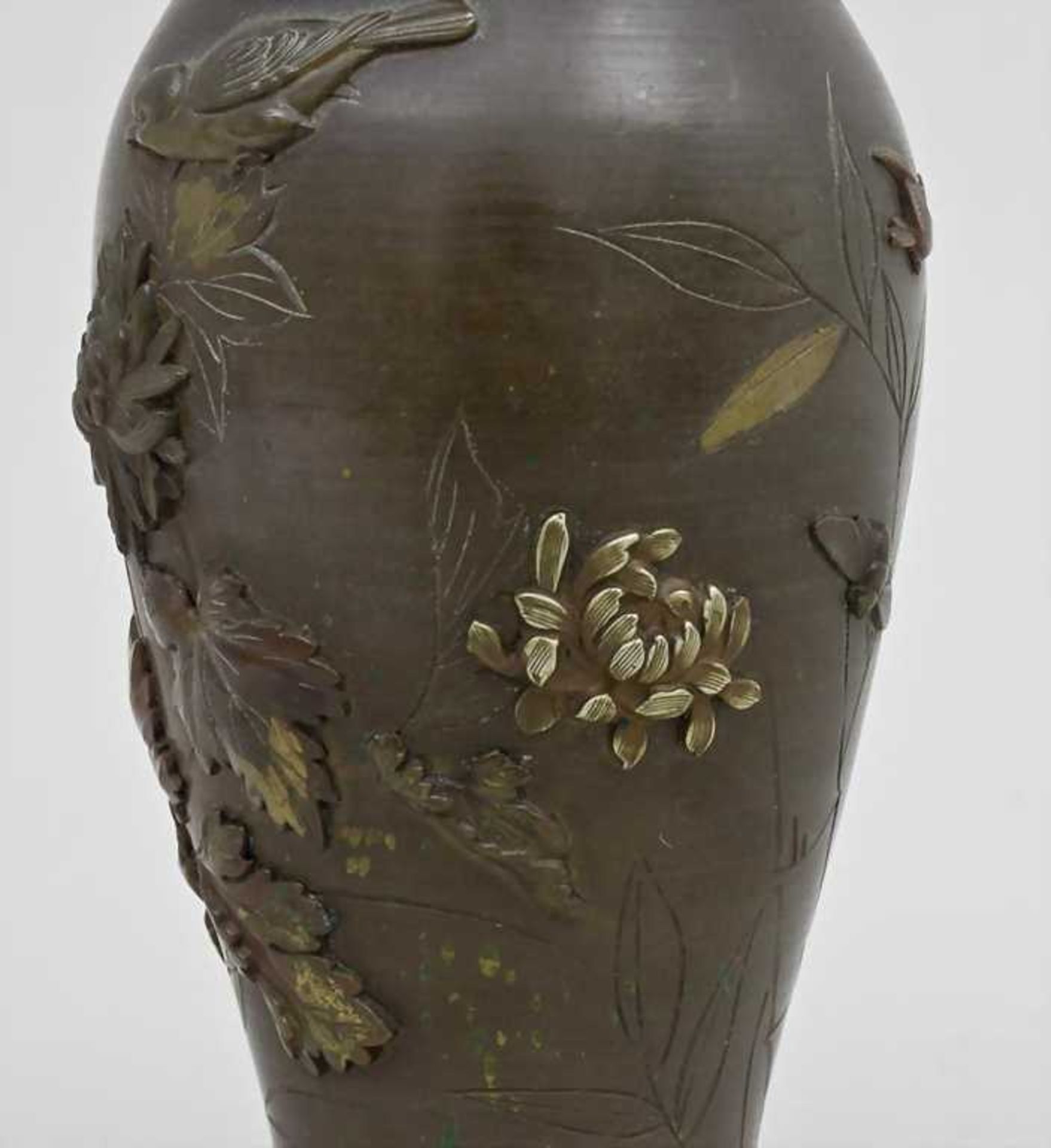 Vase, Meiji-Periode, Japan, Ende 19. Jh. konische Form mit leicht ausgestelltem Rand. Umlaufend sehr - Bild 3 aus 4
