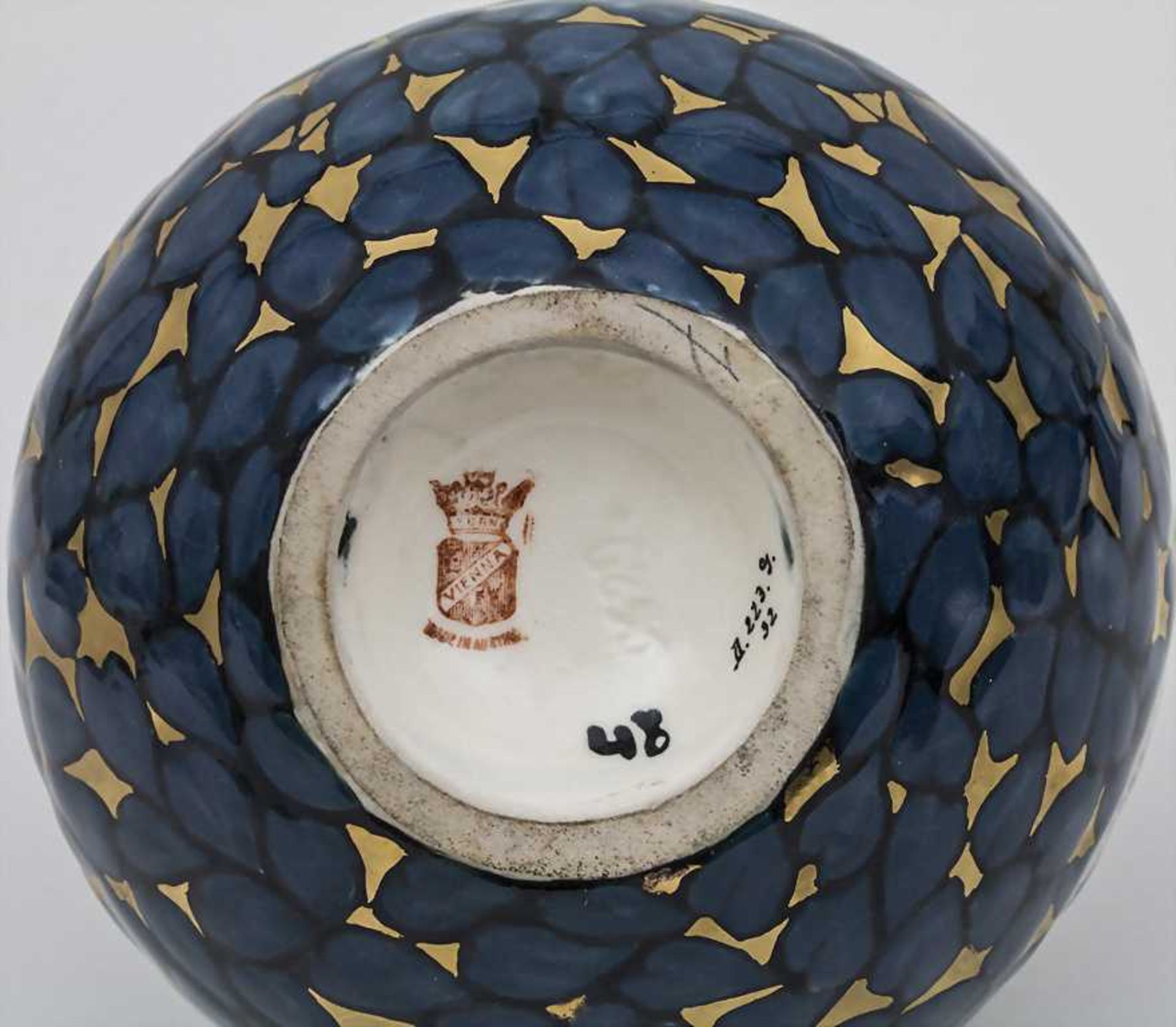 Jugendstil Vase / Art Nouveau Vase, Ernst Wahliss, Turn-Teplitz, ca. 1910 Material: Keramik, - Image 2 of 2