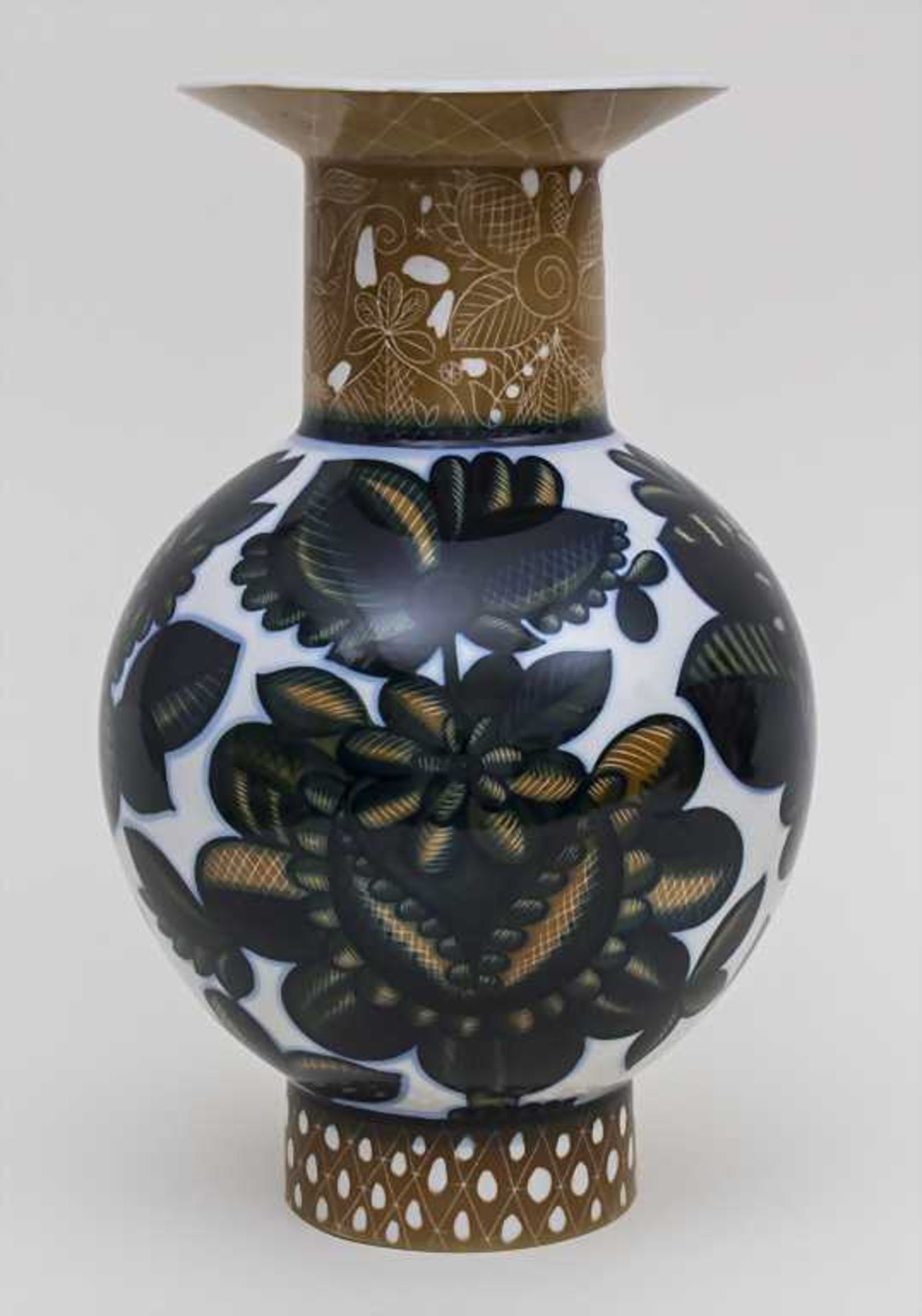 Große Porzellanvase / Big Porcelain Vase, Leningrad, um 1930 Material: Porzellan, unterglasur - Image 2 of 3