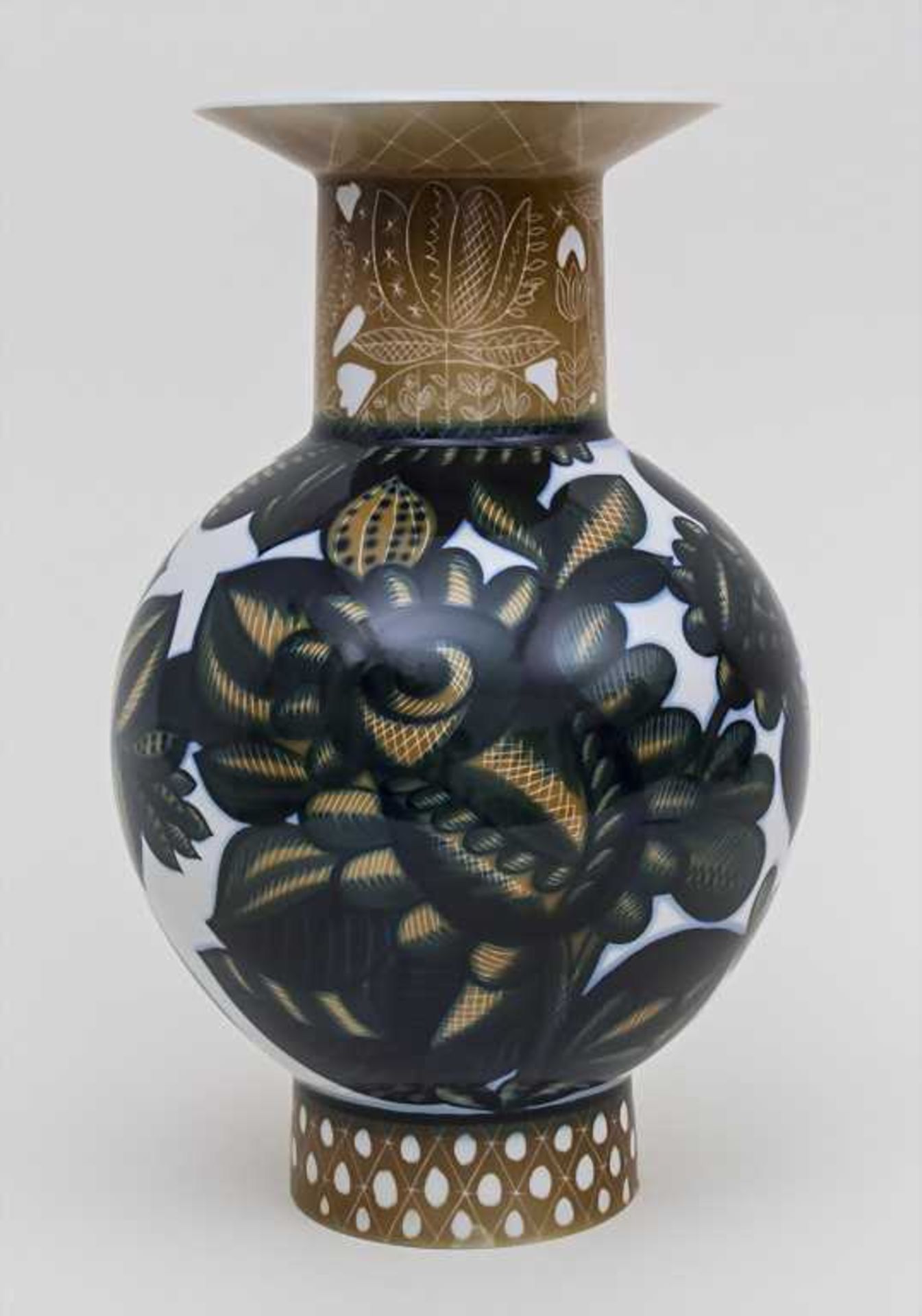 Große Porzellanvase / Big Porcelain Vase, Leningrad, um 1930 Material: Porzellan, unterglasur