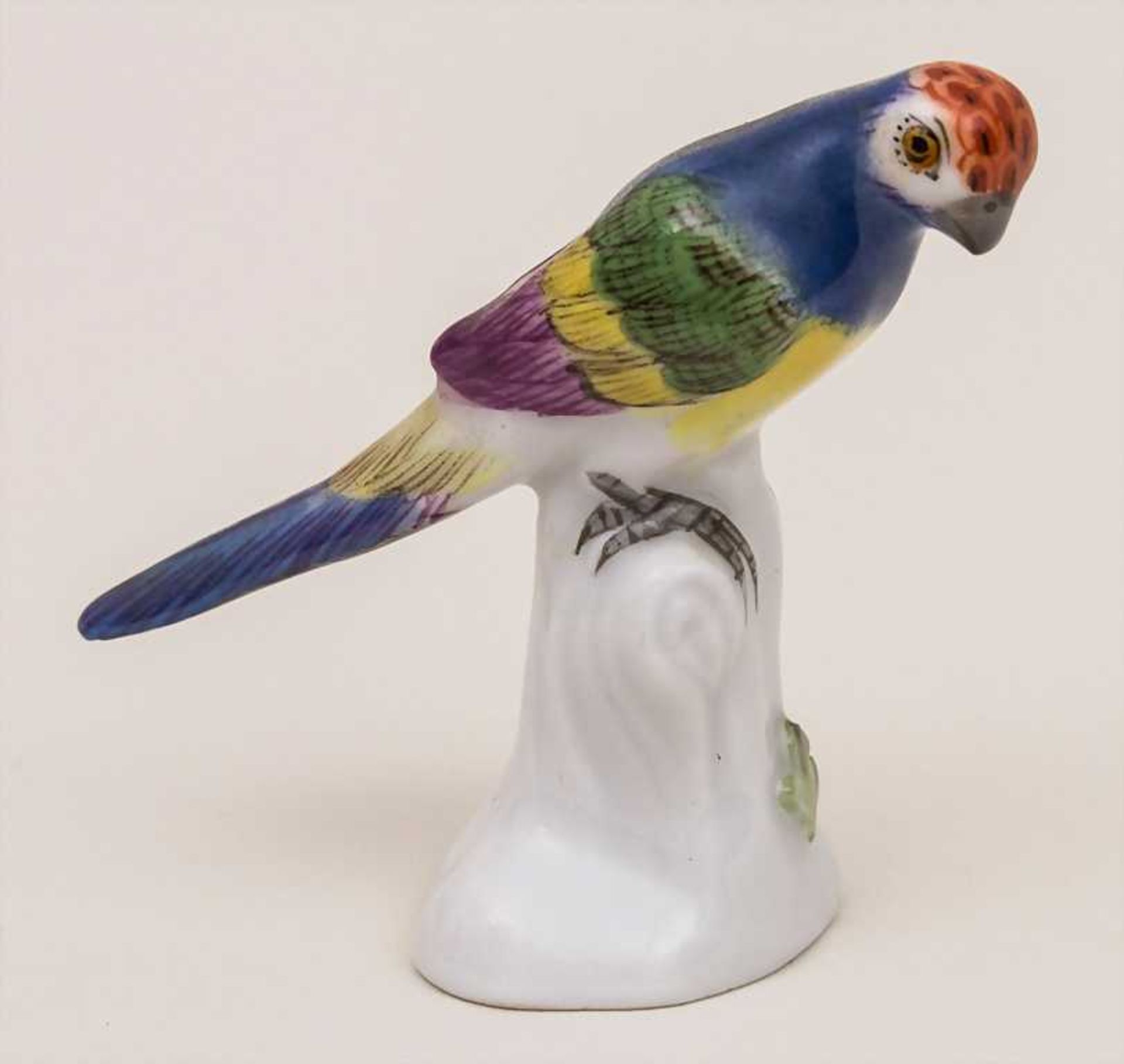 Miniatur-Papagei / Miniature Parrot, Meissen, am 1934 Material: Porzellan, glasiert und farbig