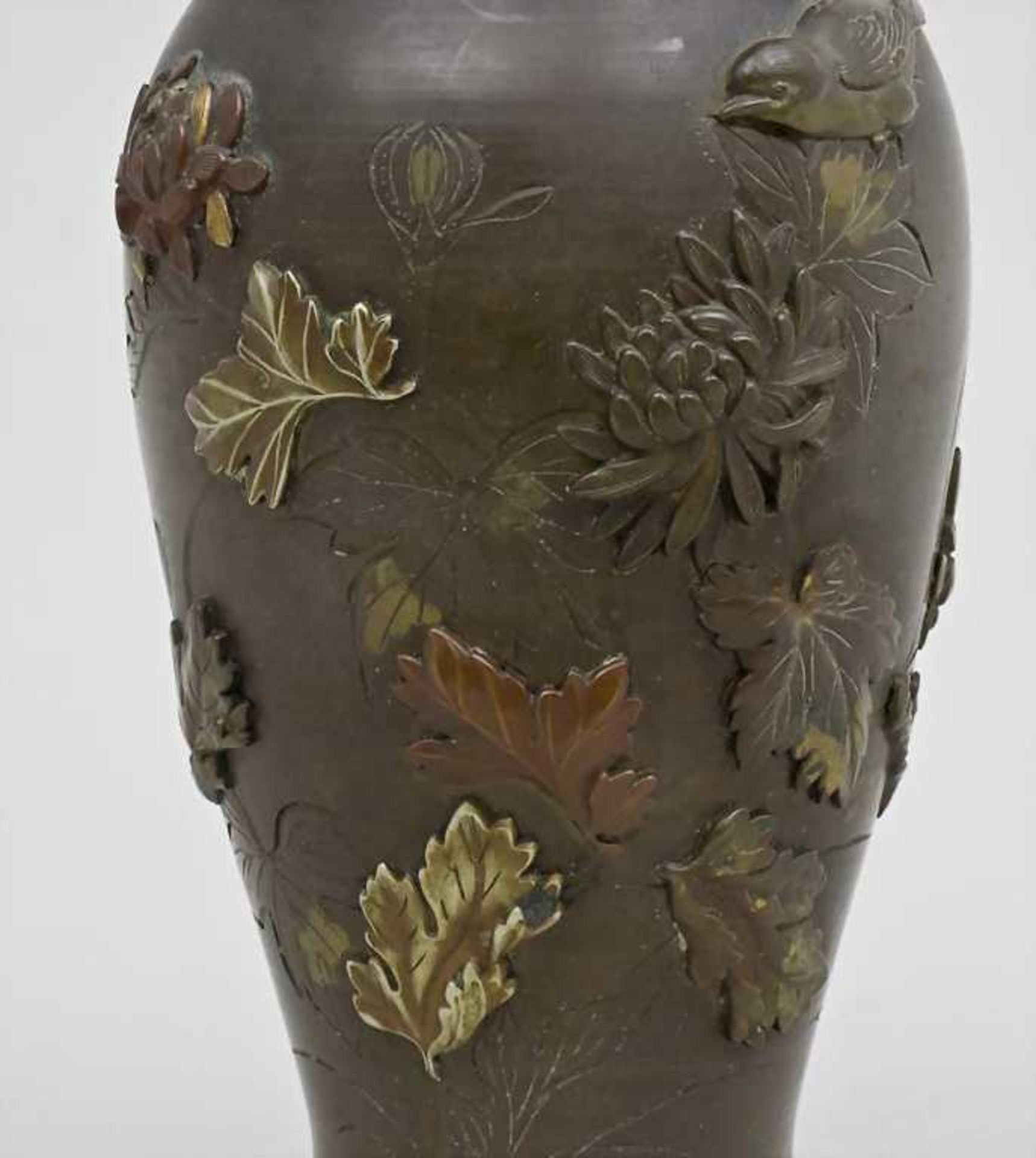 Vase, Meiji-Periode, Japan, Ende 19. Jh. konische Form mit leicht ausgestelltem Rand. Umlaufend sehr - Bild 2 aus 4