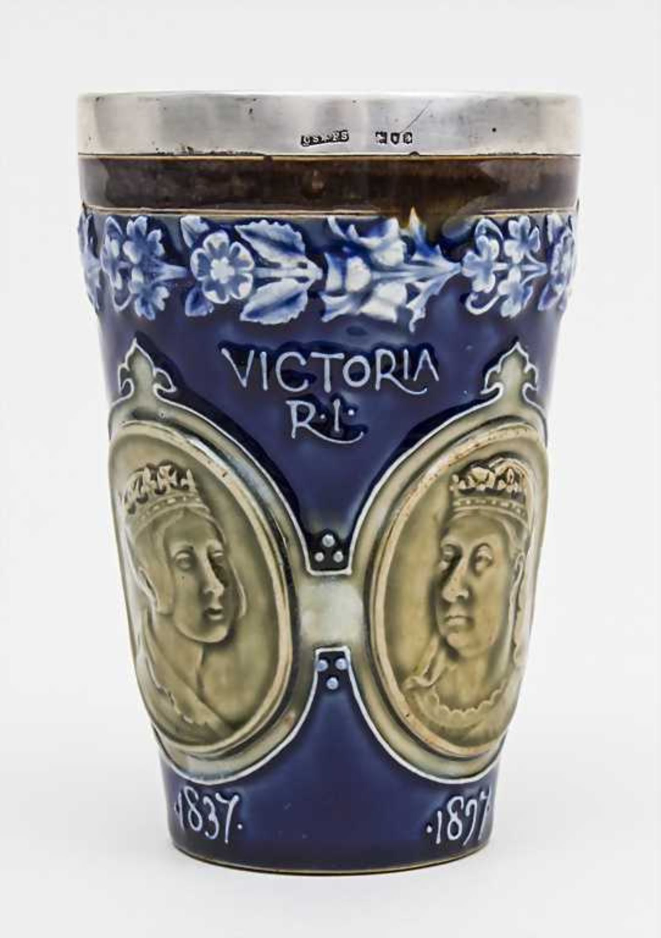 Jubiläumsbecher Queen Victoria / Commemorative Beaker for Queen Victoria, Doulton, 1896 Material: