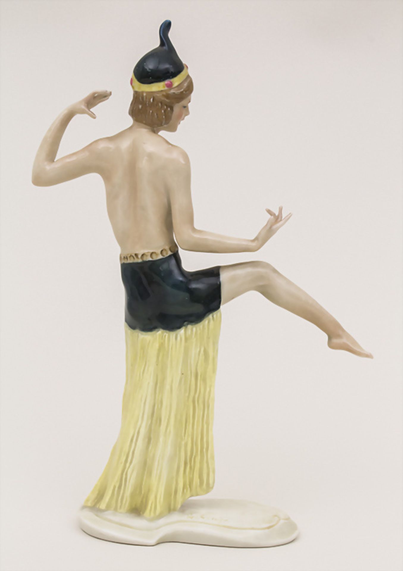 Figur 'Tänzerin' / 'Dancer', Karl Ens, Volkstedt Material: Porzellan, glasiert und farbig staffiert, - Image 2 of 5