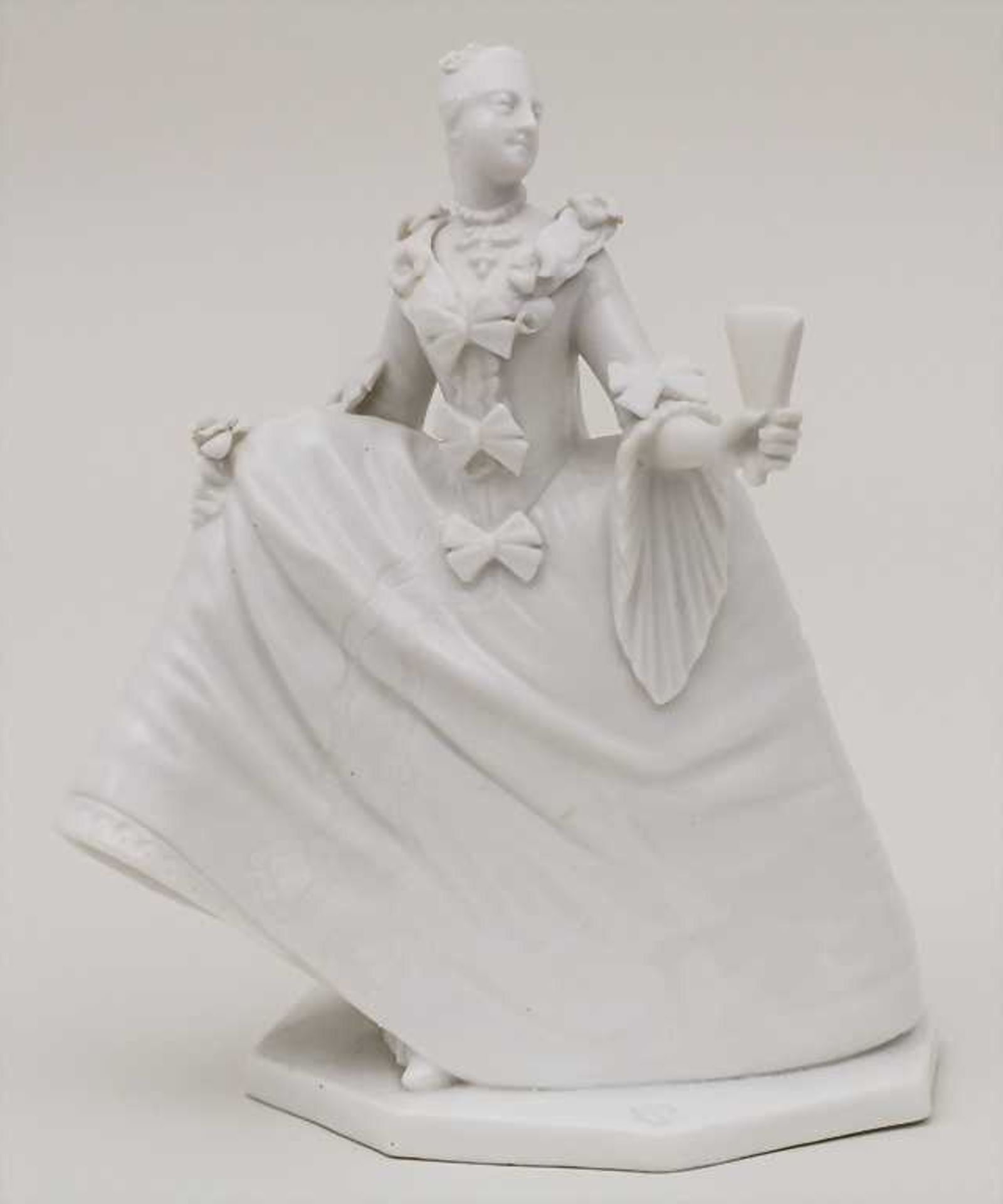 Figurine Dame / A Lady, Nymphenburg, Ende 19. Jh. Material: Weißporzellan, glasiert, Marke: