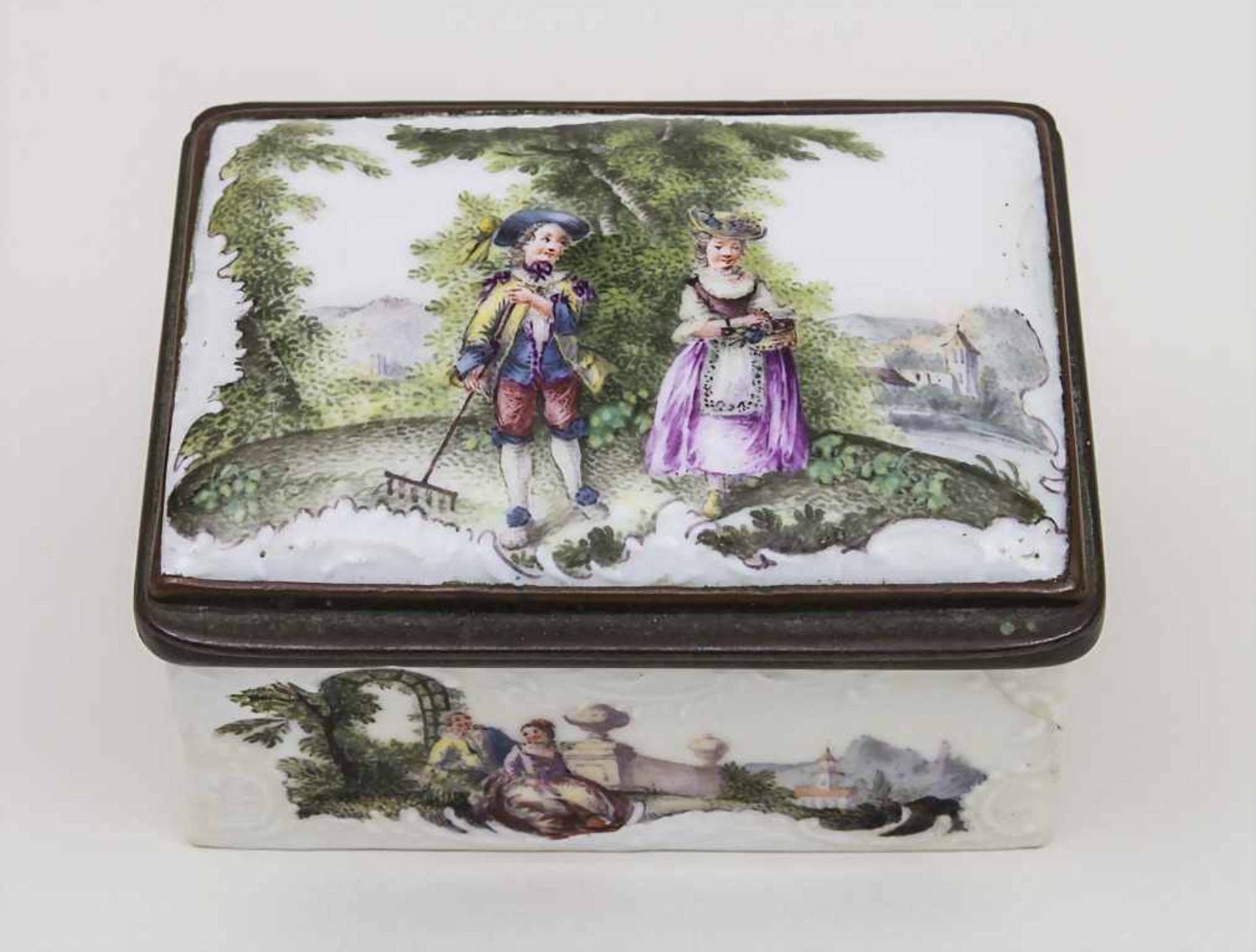 Tabatiere mit feiner Watteaumalerei / A Snuff-box with Watteau Décor, Meissen, um 1765 Material: