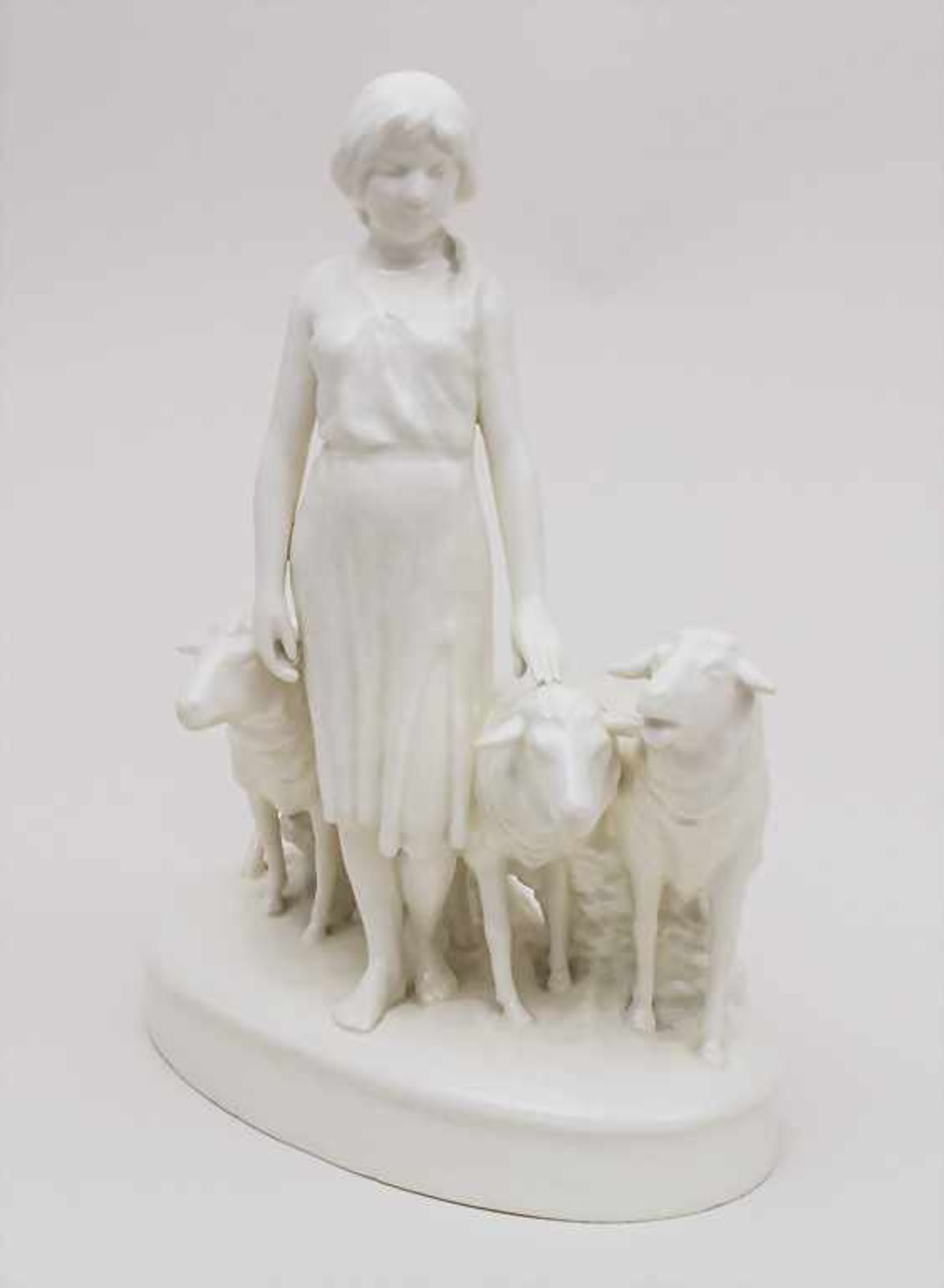 Figurengruppe Schäferin mit Schafen / Shepherdess With Sheeps, Royal Dux, Tschechien, 1919-1935 - Image 2 of 4
