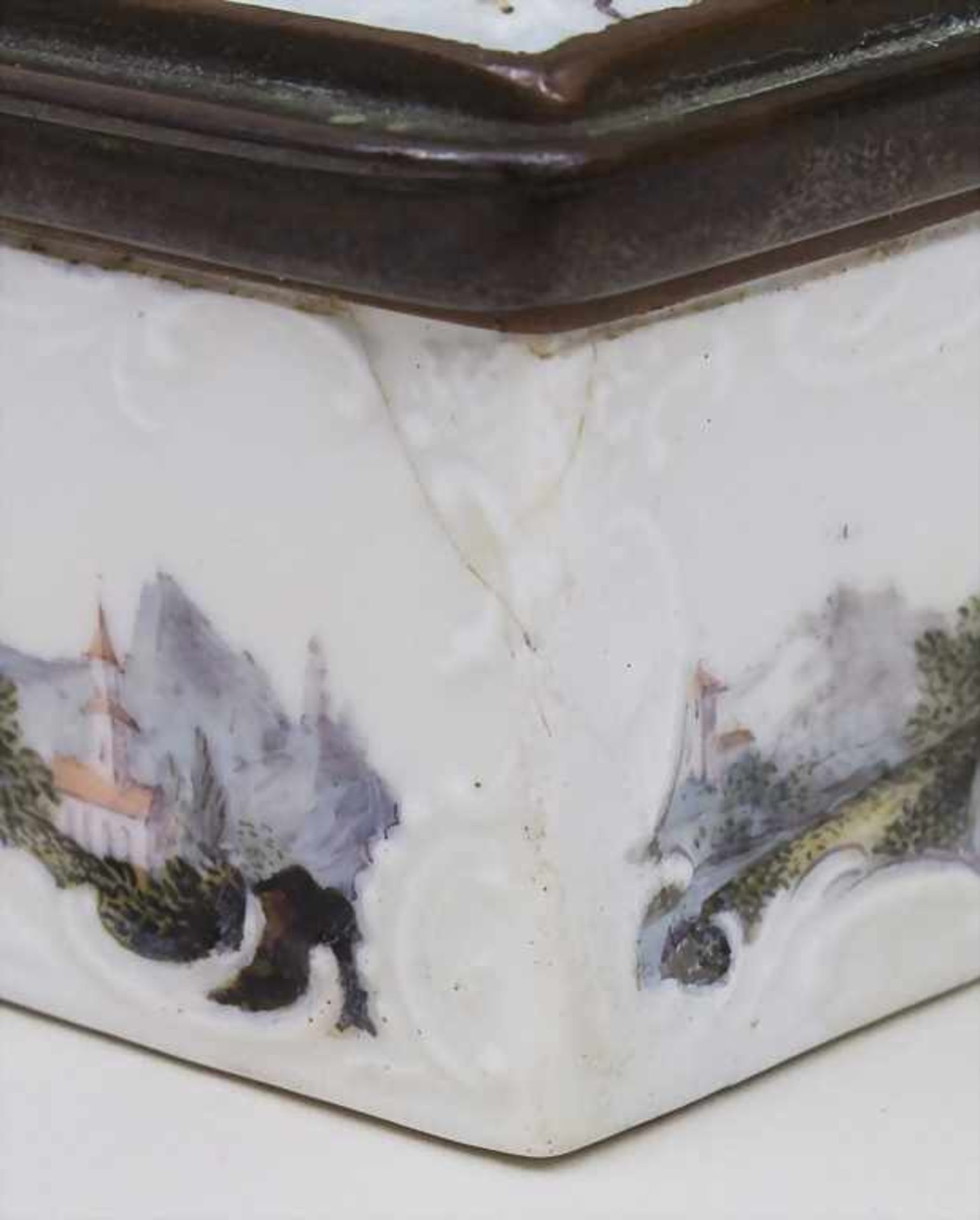 Tabatiere mit feiner Watteaumalerei / A Snuff-box with Watteau Décor, Meissen, um 1765 Material: - Image 6 of 7