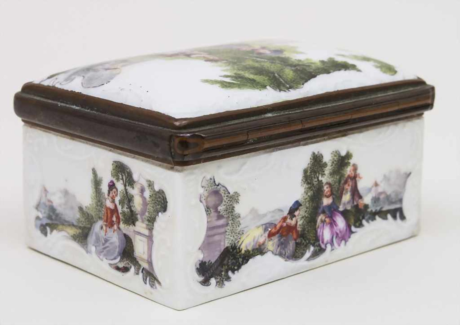 Tabatiere mit feiner Watteaumalerei / A Snuff-box with Watteau Décor, Meissen, um 1765 Material: - Image 3 of 7