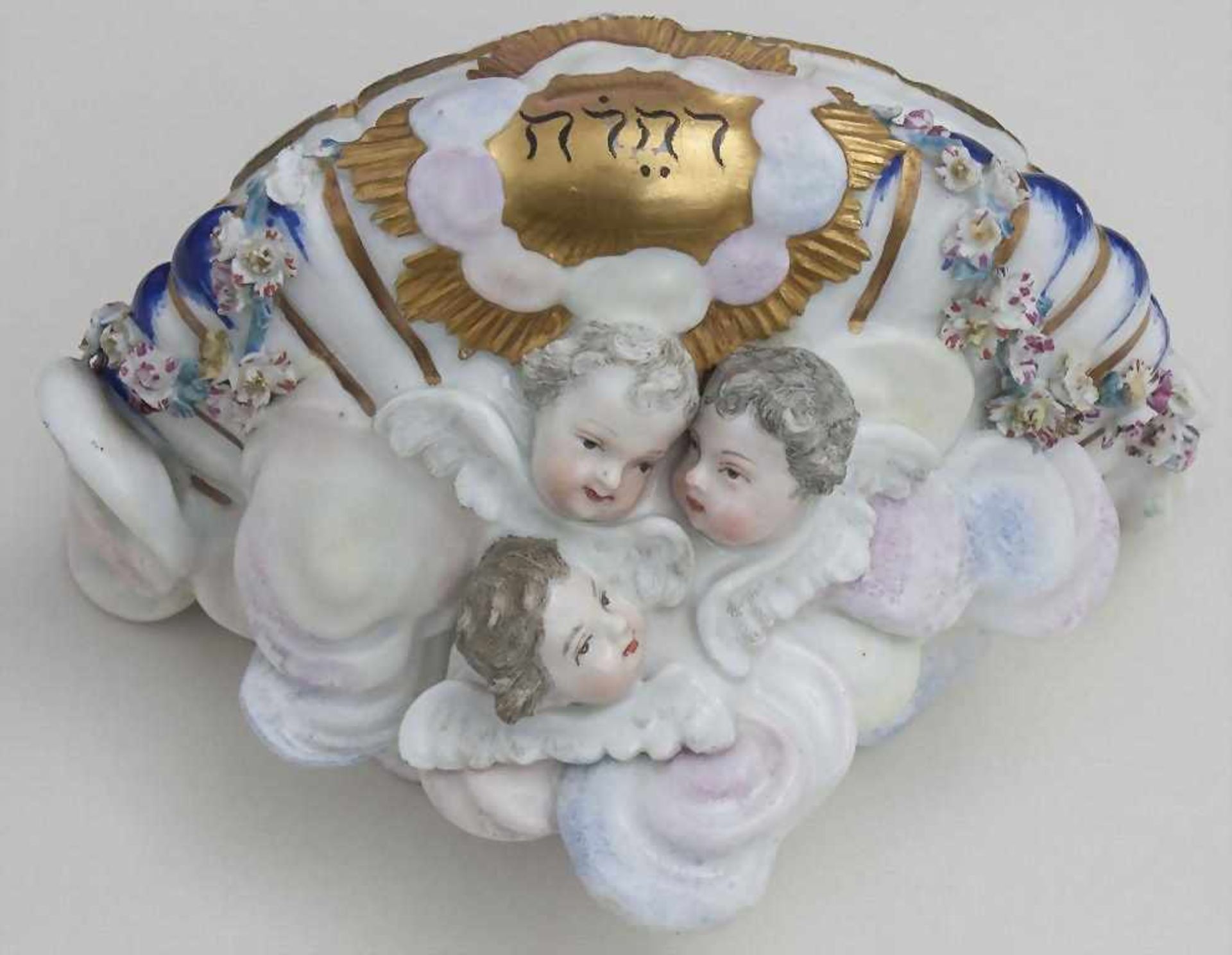 Weihwassergefäß mit Engelsköpfen / A Porcelain Stoup, Meissen, 18. Jh. Material: Porzellan, - Image 2 of 5