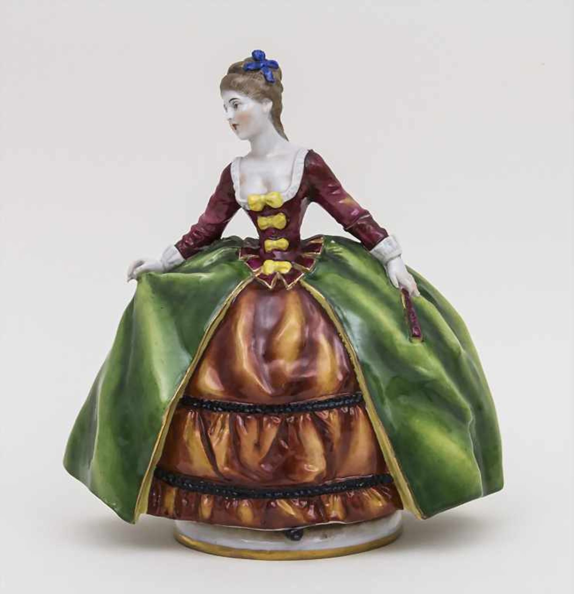 Rokoko-Dame / A Figurine Of A Rococo Lady, Schierholz, Plaue, um 1920 Material: Porzellan,