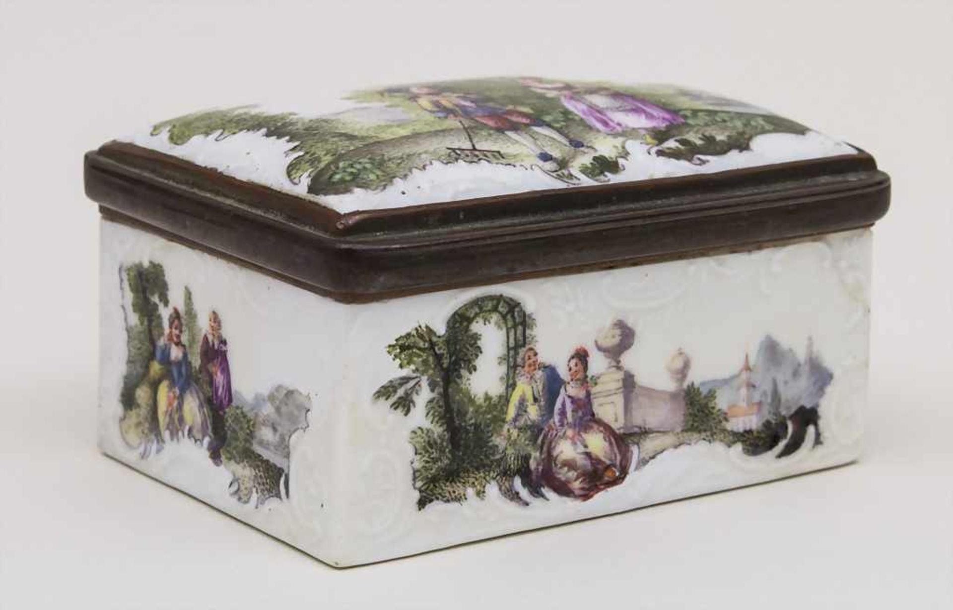 Tabatiere mit feiner Watteaumalerei / A Snuff-box with Watteau Décor, Meissen, um 1765 Material: - Image 2 of 7