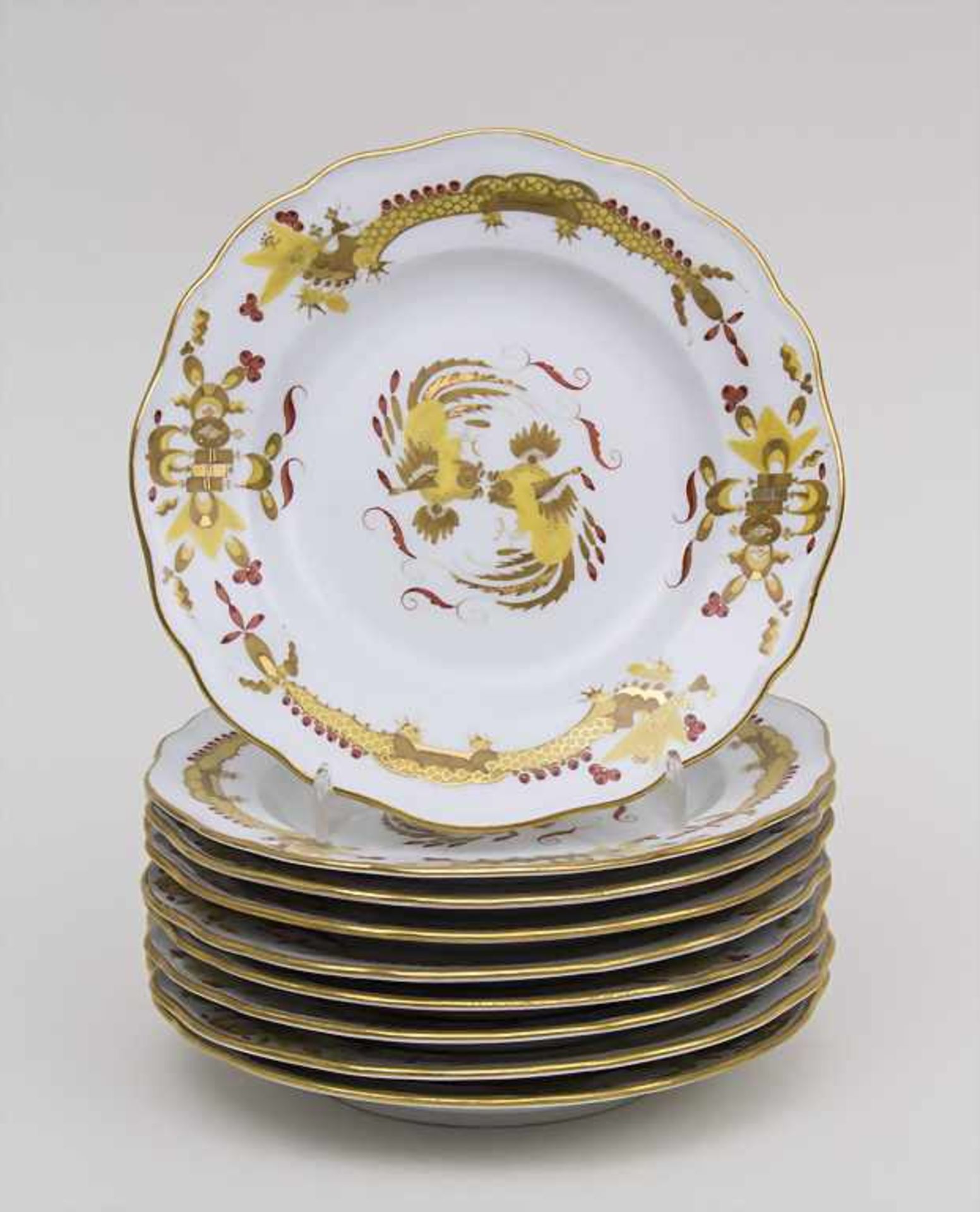 9 kleine Teller 'Reicher Drache' / A Set Of 9 Small Plates, Meissen, 2. Hälfte 19. Jh. Material: