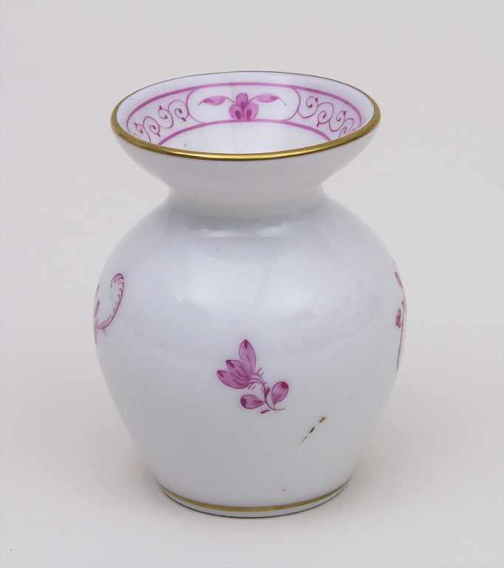 Kleines Väschen 'Indianische Blume'/ A Small Vase, Meissen, Mitte 20. Jh. Material: Porzellan, - Image 2 of 3