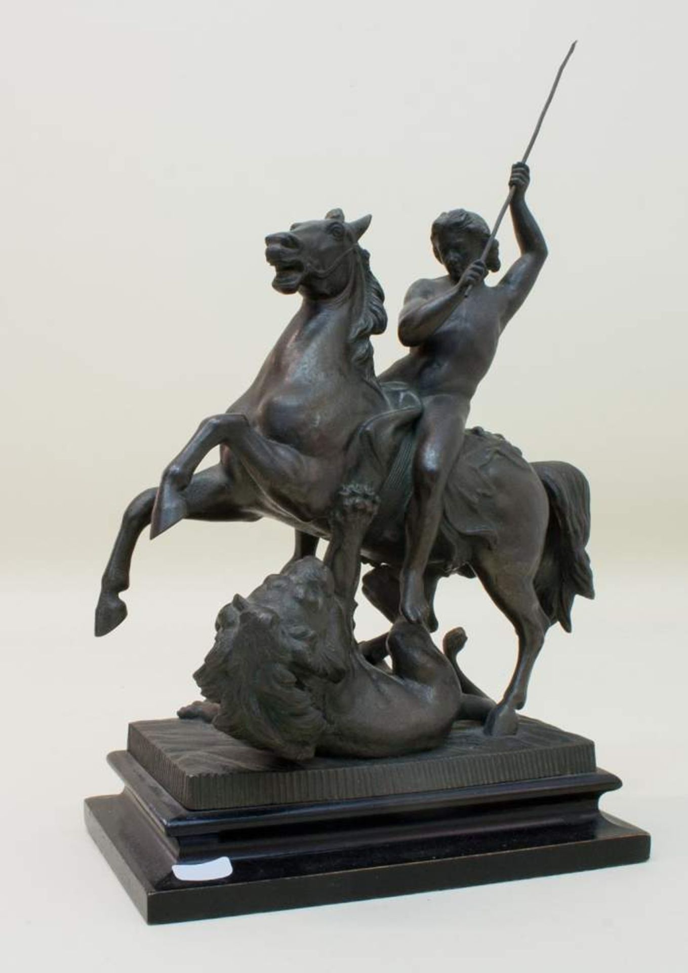 Paar Bronzefiguren Ende 19. Jh., Weißguss bronziert, Nachbildung des "Löwenkämpfers" nach Albert - Bild 4 aus 6
