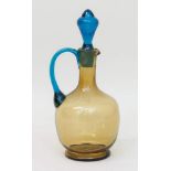 Jugendstil - ÖlkanneSchweden um 1900, bernsteinfarbenes, mundgeblasenes Glas mit blauem