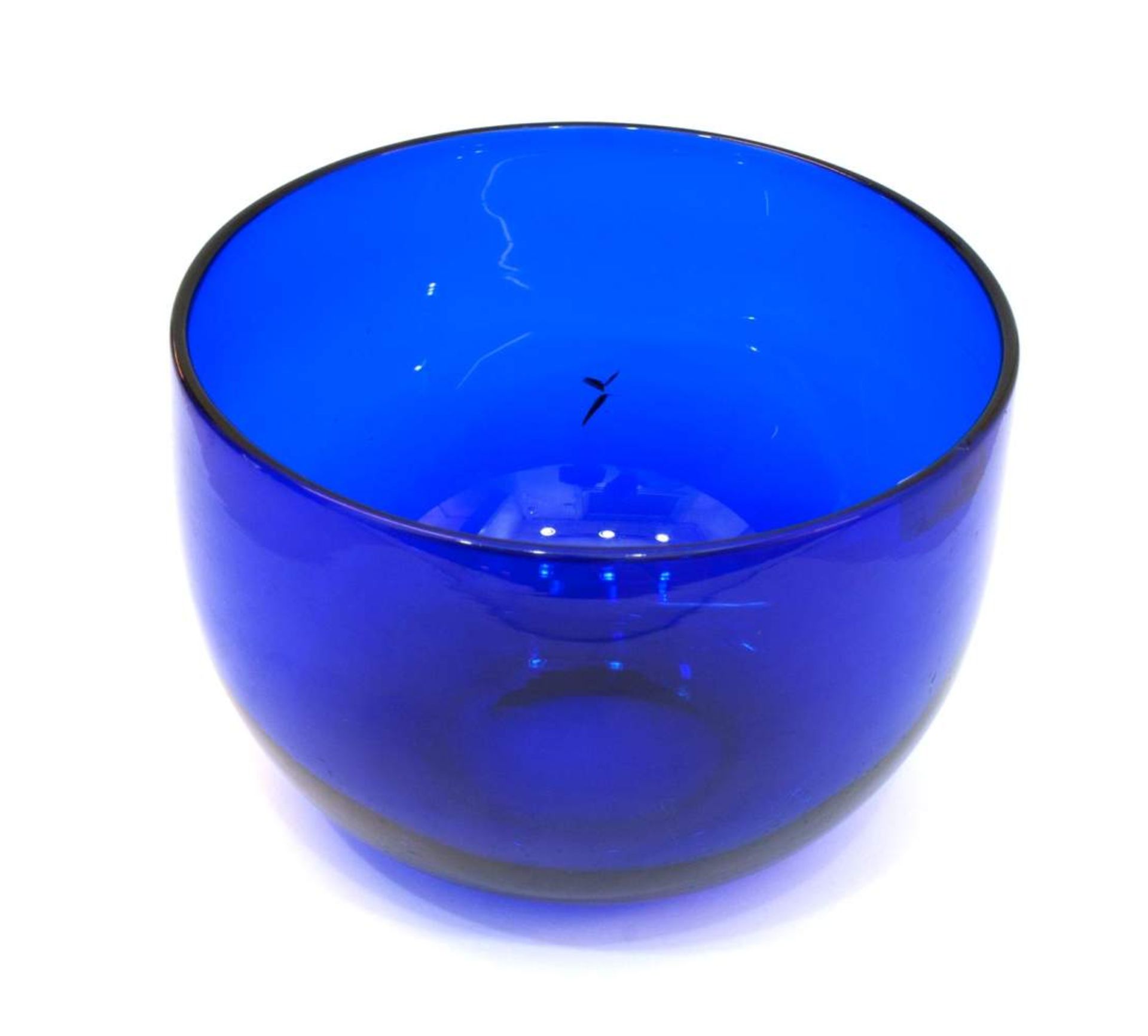 Konfektschale 19. Jh., Blauglas, ausgemugelter Abriß, H. 8,5 cm, D. 12 cm, mit Glasfehler