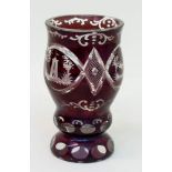 Vase Böhmen, Klarglas rot überfangen, mit Linsenschliff und jagdlichem Motiv, H. 16