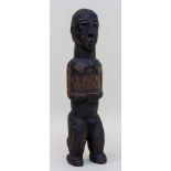 IdolAfrika um 1930, traditionelle Schnitzerei eines männlichen Idols, H. 25 cm